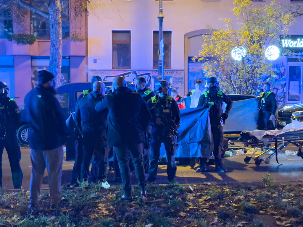 Mann in Kreuzberg auf offener Straße erschossen – Polizei prüft Clan-Bezug