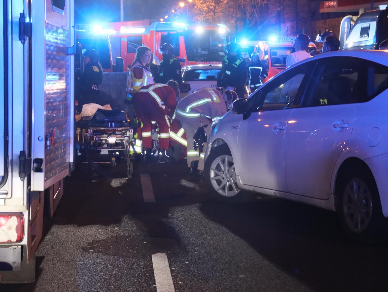 Blutbad in Kreuzberg: Schüsse in Gneisenaustraße – Mann tot!