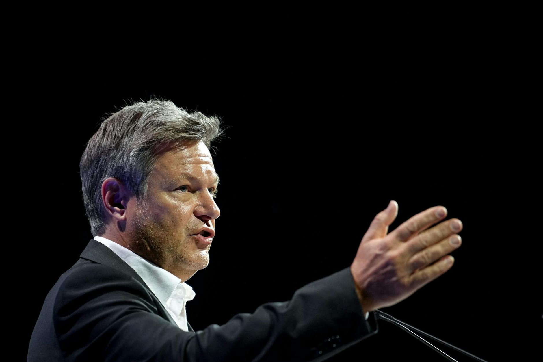 Bundeswirtschaftsminister Robert Habeck (Grüne) bei der Industriekonferenz 2024 am Dienstag in Berlin.