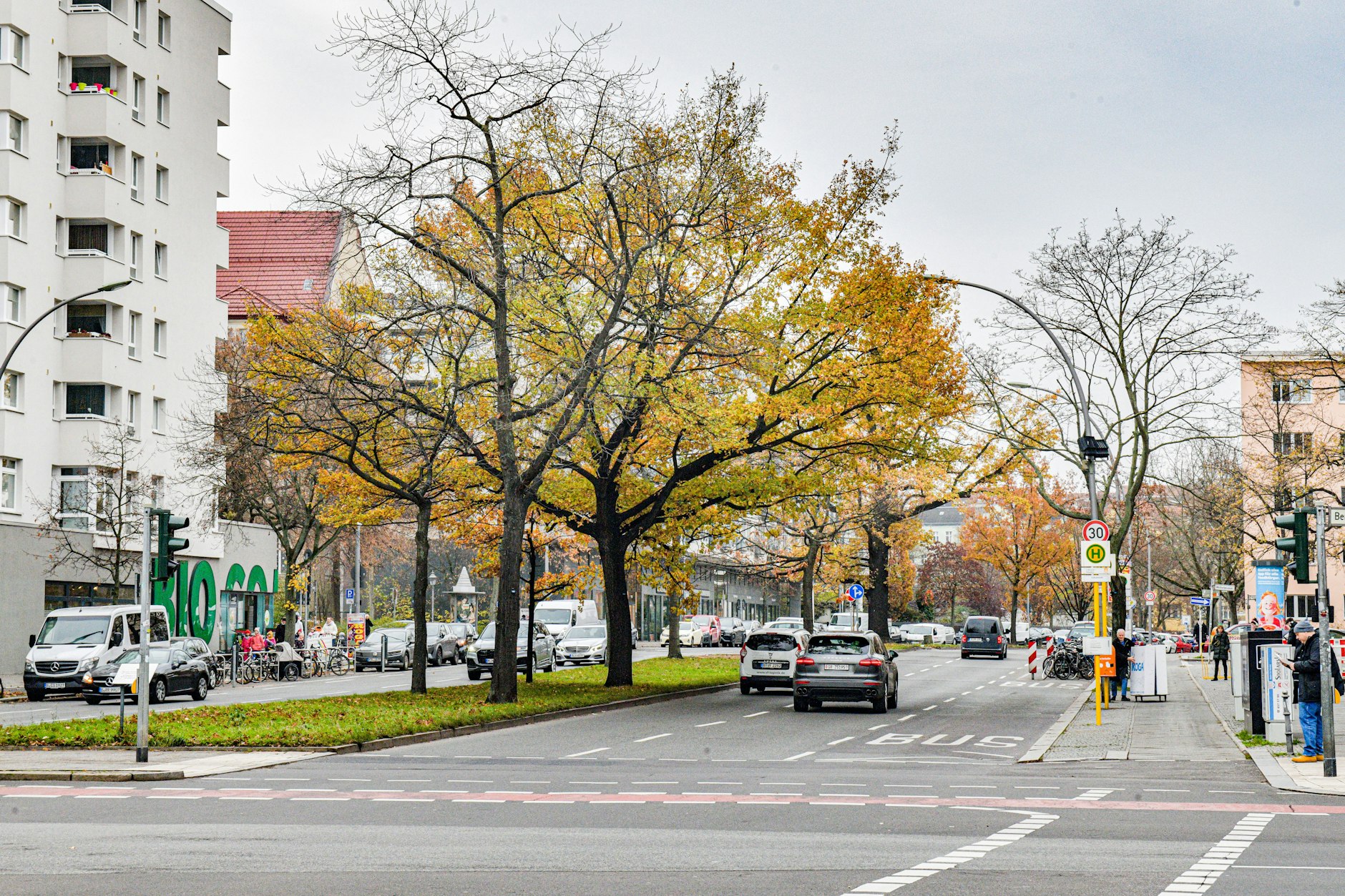 Der Unfall mit tödlichen Folgen ereignete sich in der Nähe der Kreuzung Uhlandstraße/Berliner Straße (Archivbild).