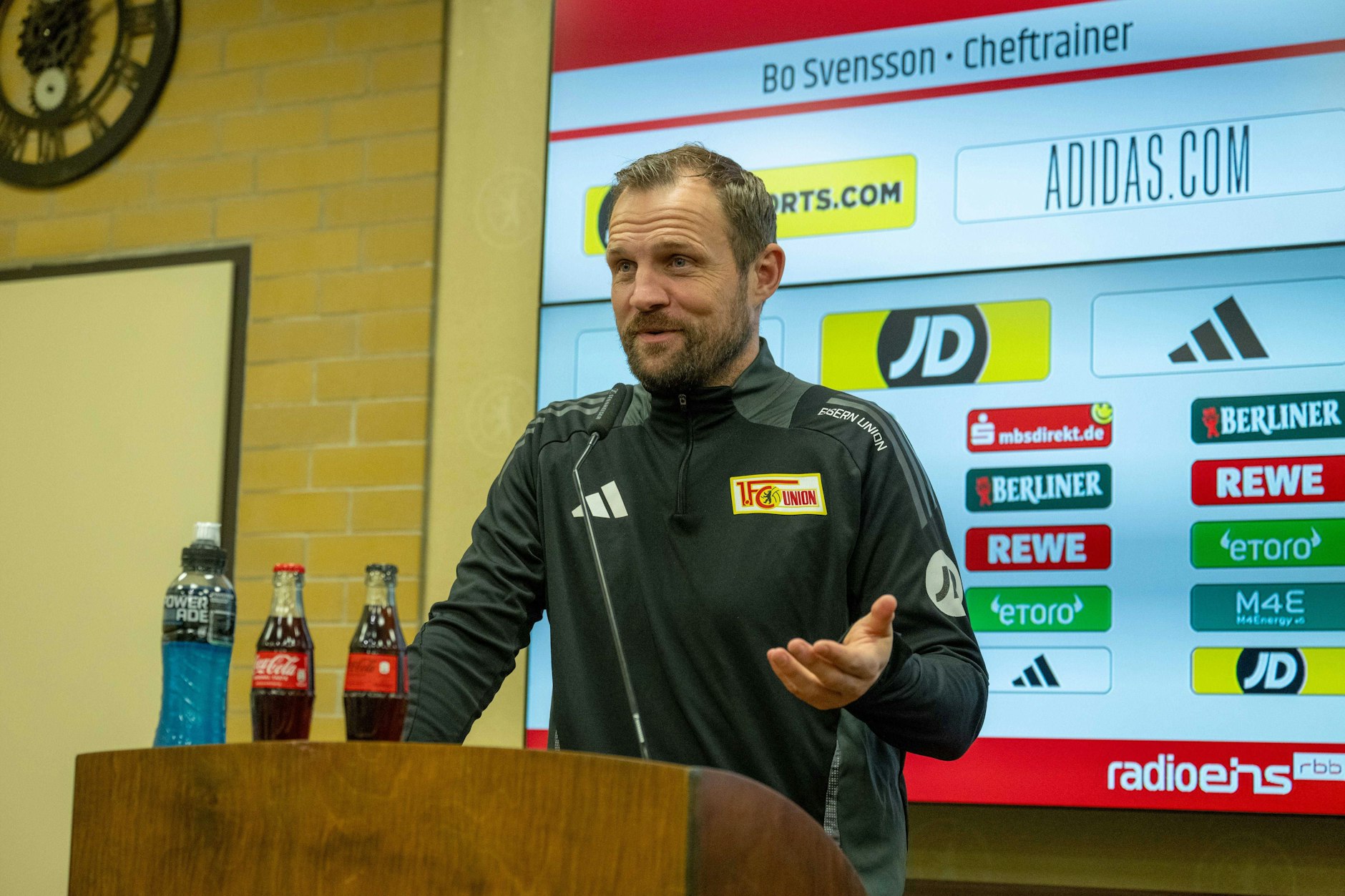 Union-Trainer Bo Svensson blickt zuversichtlich auf das Heimspiel am Sonnabend gegen Leverkusen.