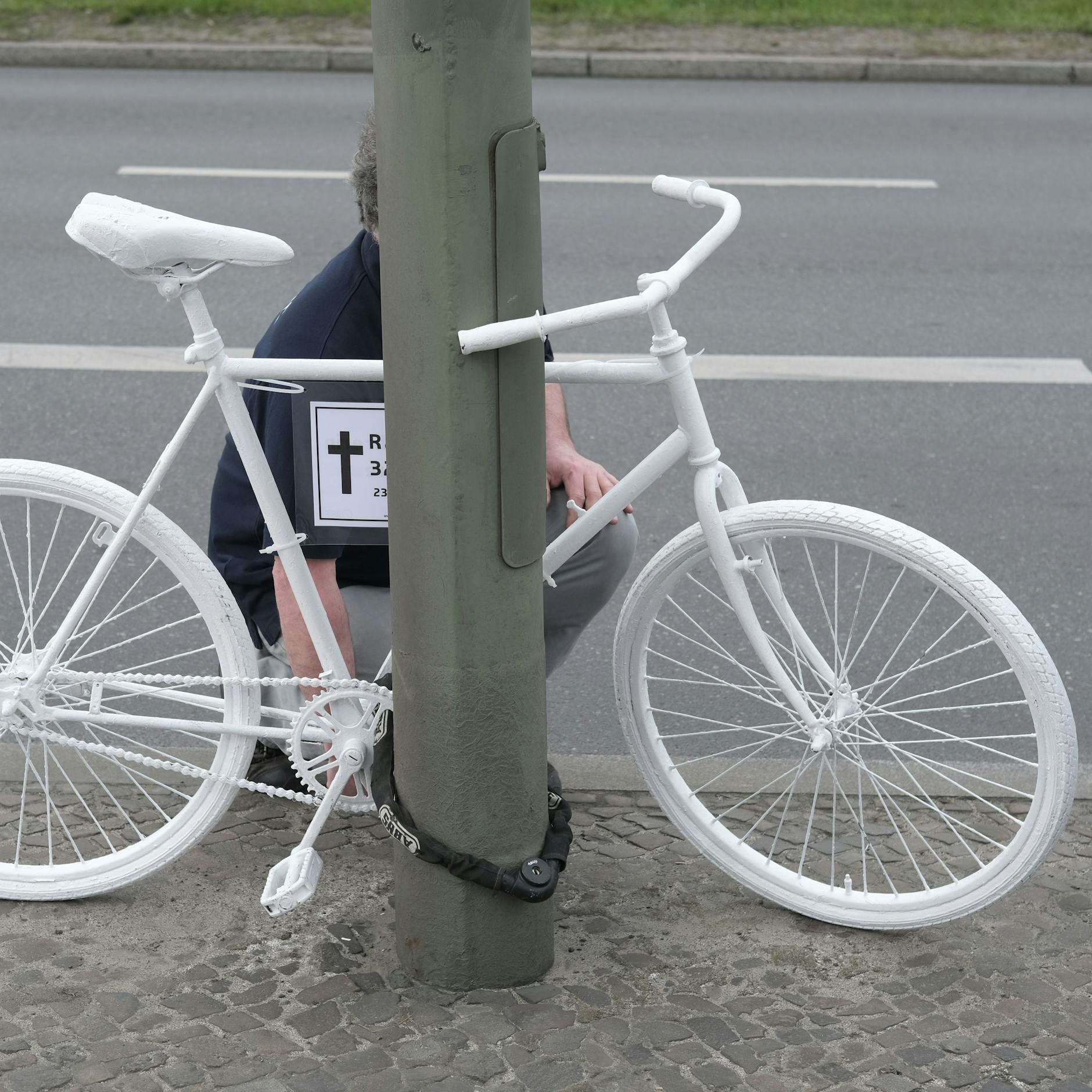 Image - Taxitür plötzlich geöffnet: Freispruch nach tödlichem Fahrradunfall in der Kantstraße in Charlottenburg