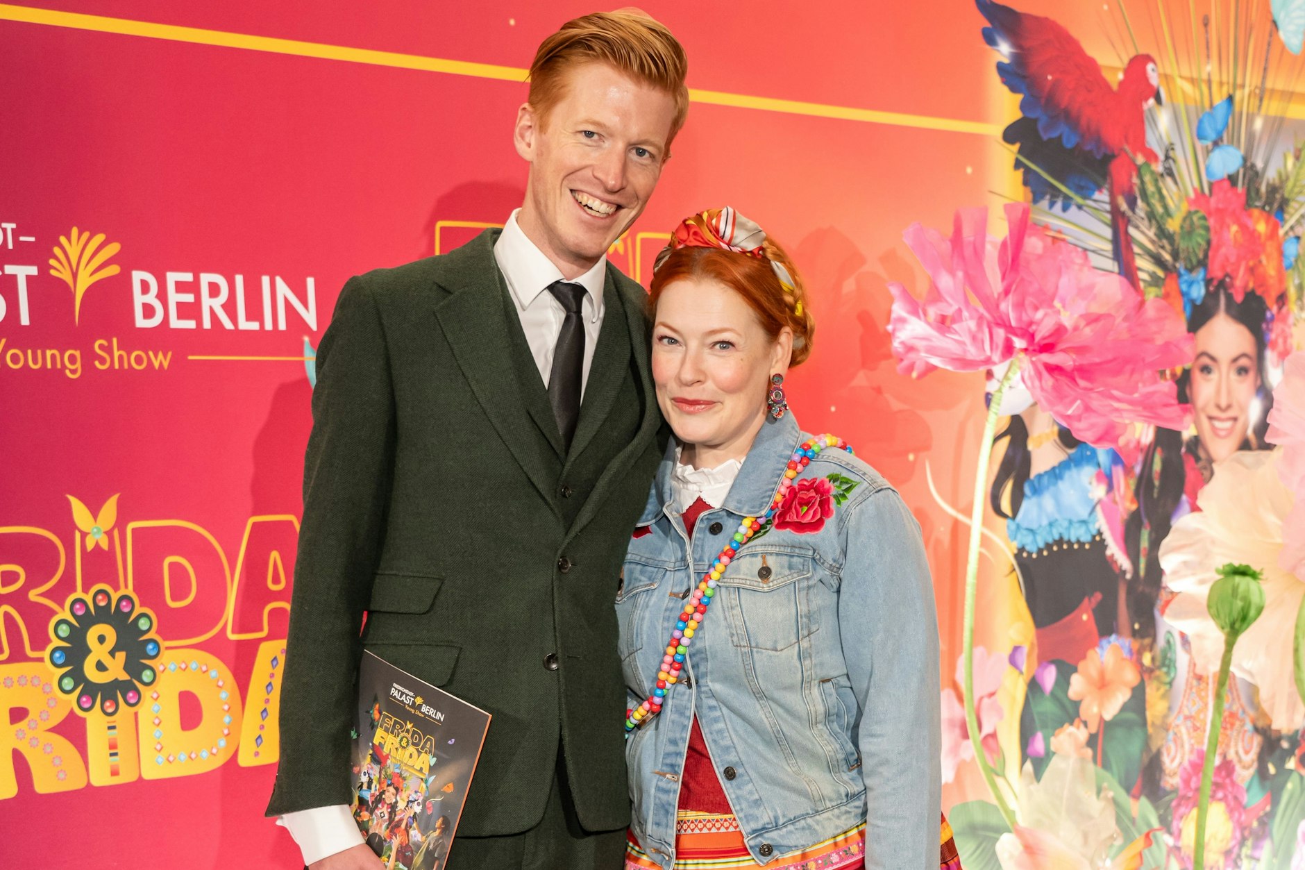 Enie van de Meiklokjes und ihr Mann Tobias Stærbo bei der Premiere im Friedrichstadt-Palast.