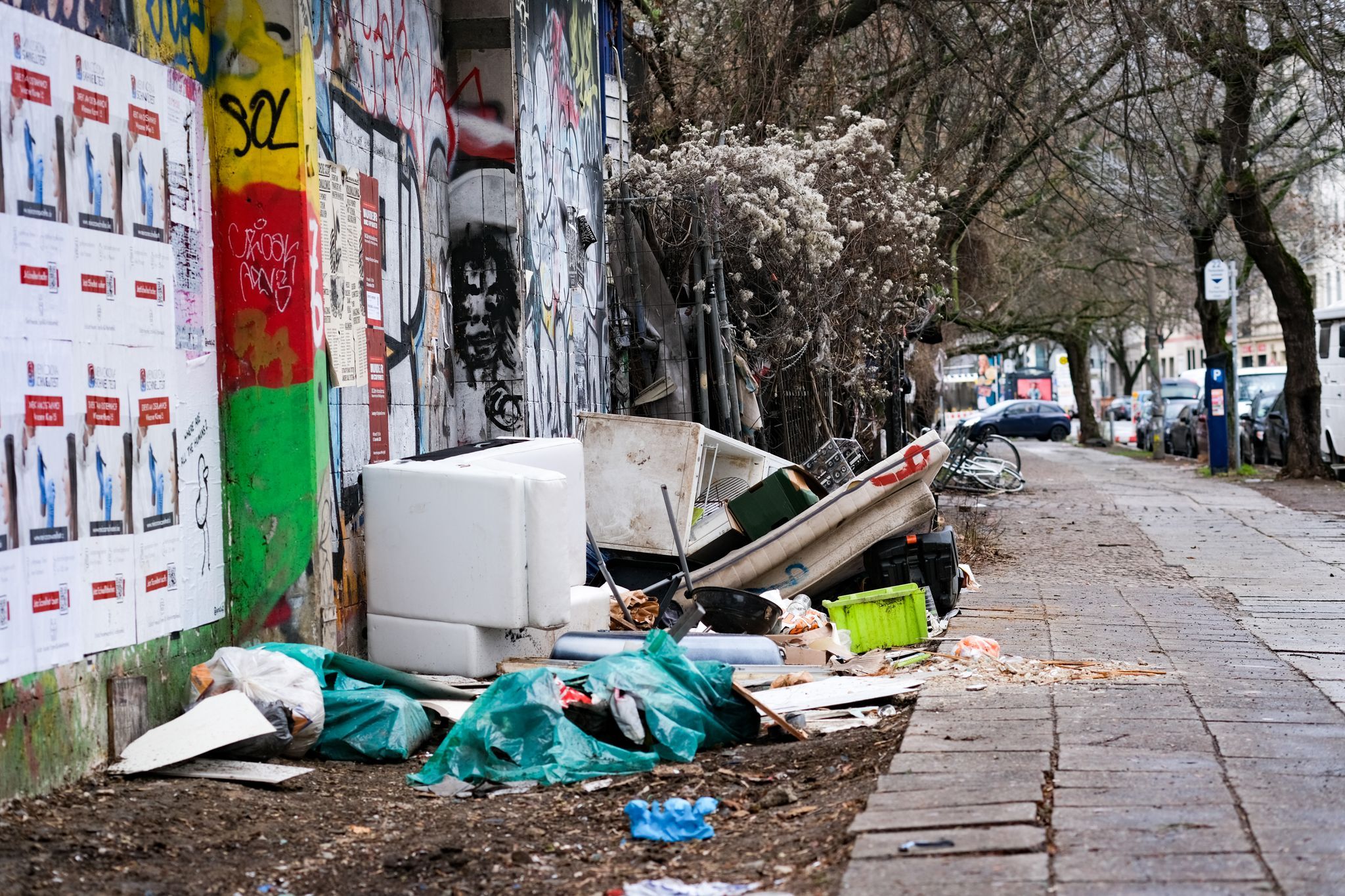 Wolfgang Thierse klagt an: „Immer mehr Müll auf der Straße“