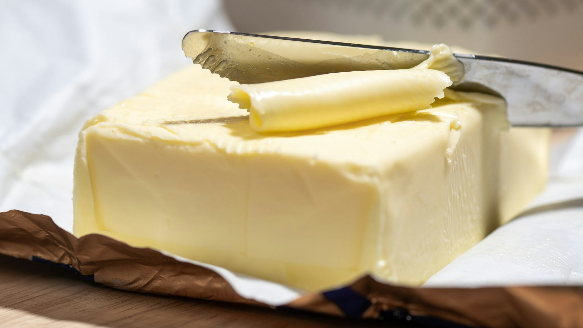 Die Butter-Preise sind explodiert, das geht in der Weihnachtsbäckerei ganz schön in Geld. Man kann Butter aber auch gut ersetzen. 