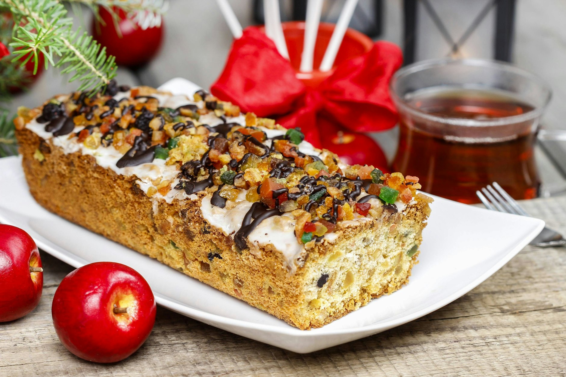 Mit einem weihnachtlichen Früchtekuchen nach unserem Rezept kann man die Stollen-Saison prima einleiten.