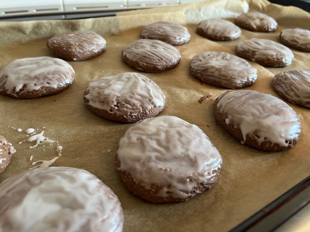 Rezept-f-r-die-besten-Elisenlebkuchen-mit-Oblaten-und-einfach-perfekt