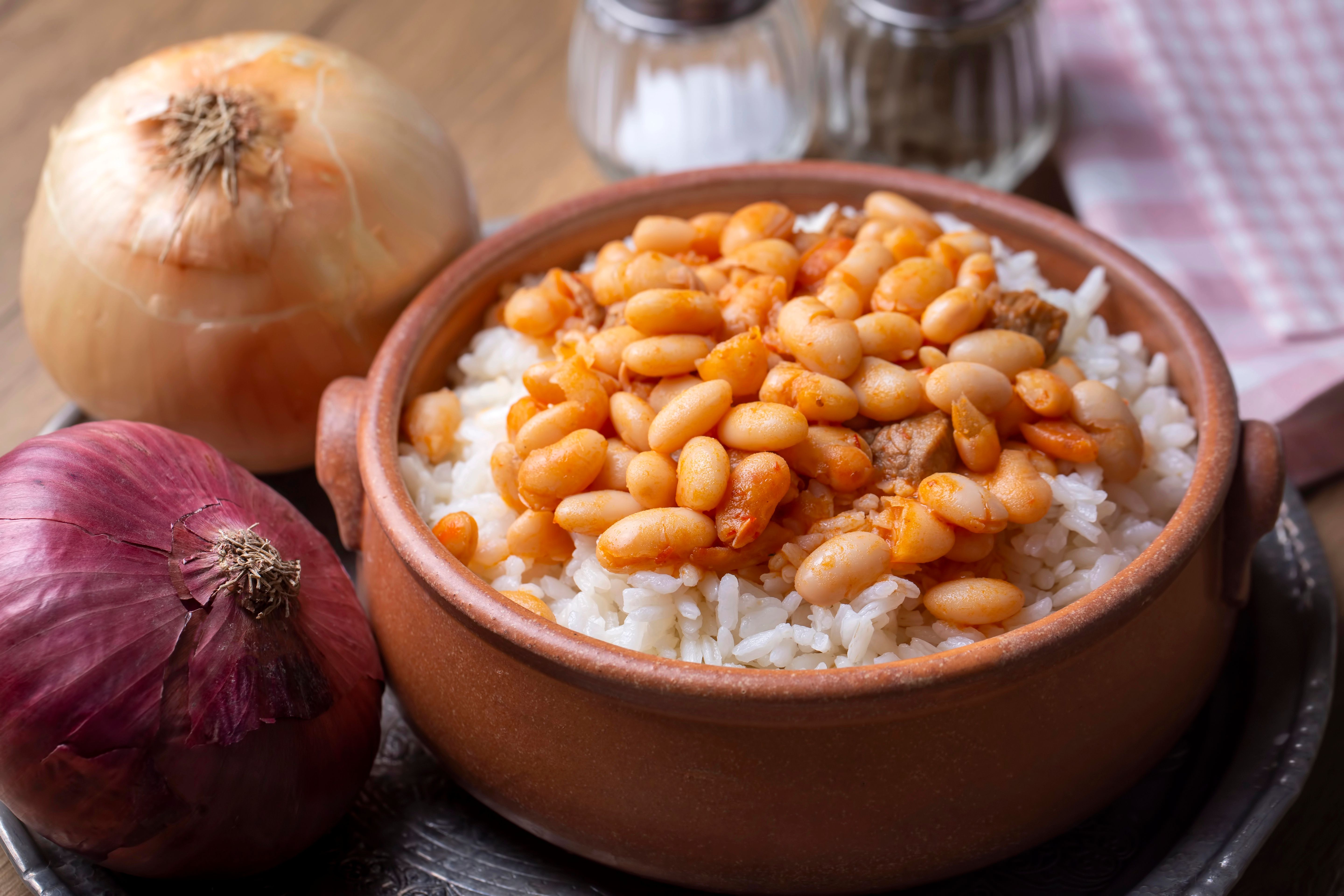 Rezept für scharfe Tomatensuppe mit Bohnen: Dieser Eintopf heizt ein!