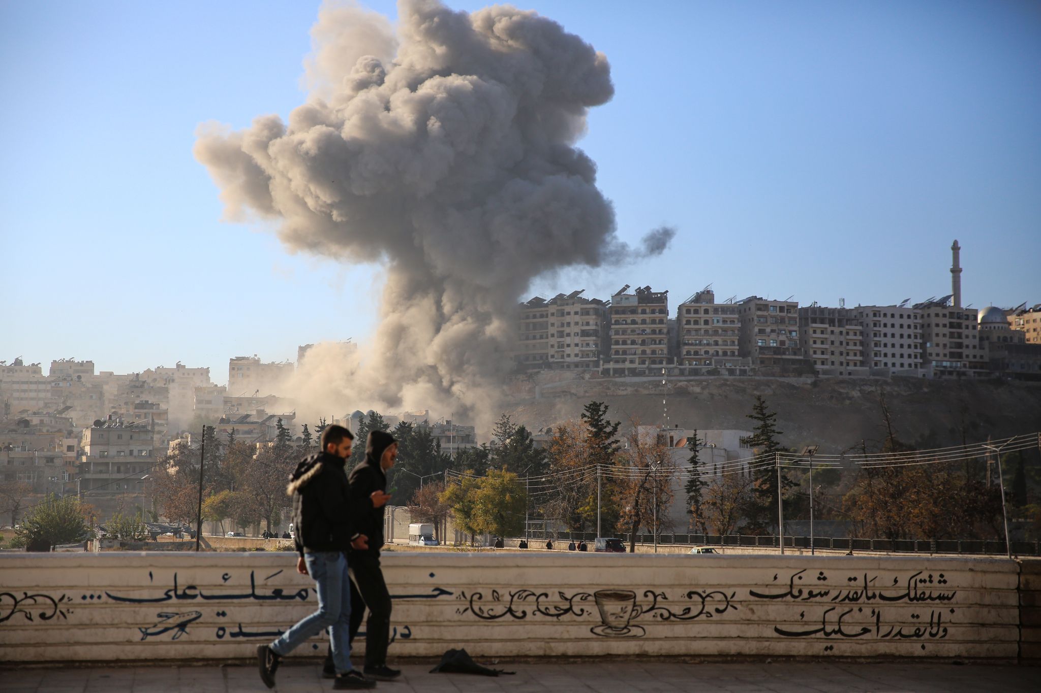 Syrien aktuell: Assads Armee startet Gegenangriffe - nach Vorrücken der HTS