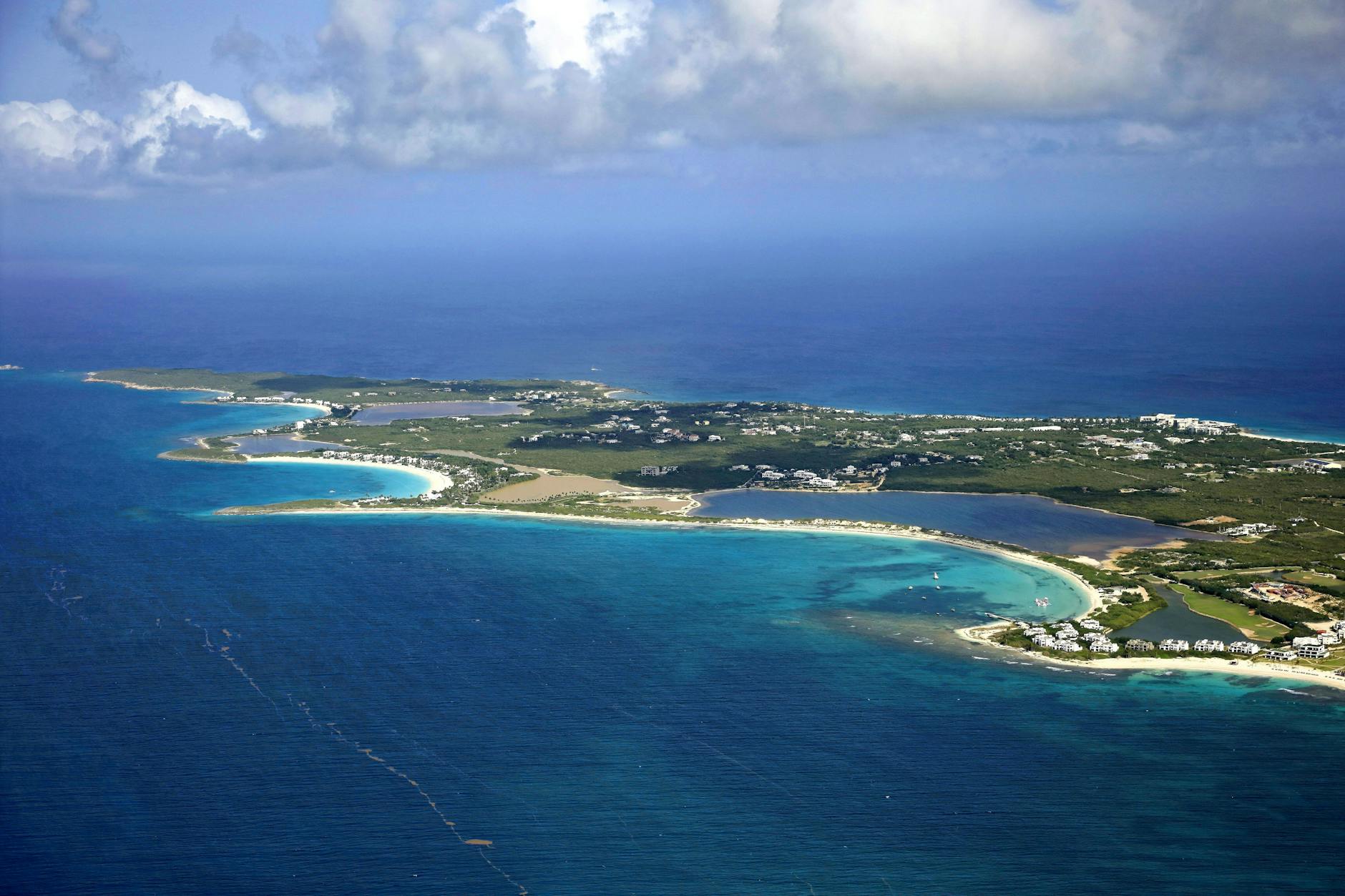 Das britische Überseegebiet Anguilla: Cove Bay, im Südwesten von Anguilla, schlicht paradiesisch