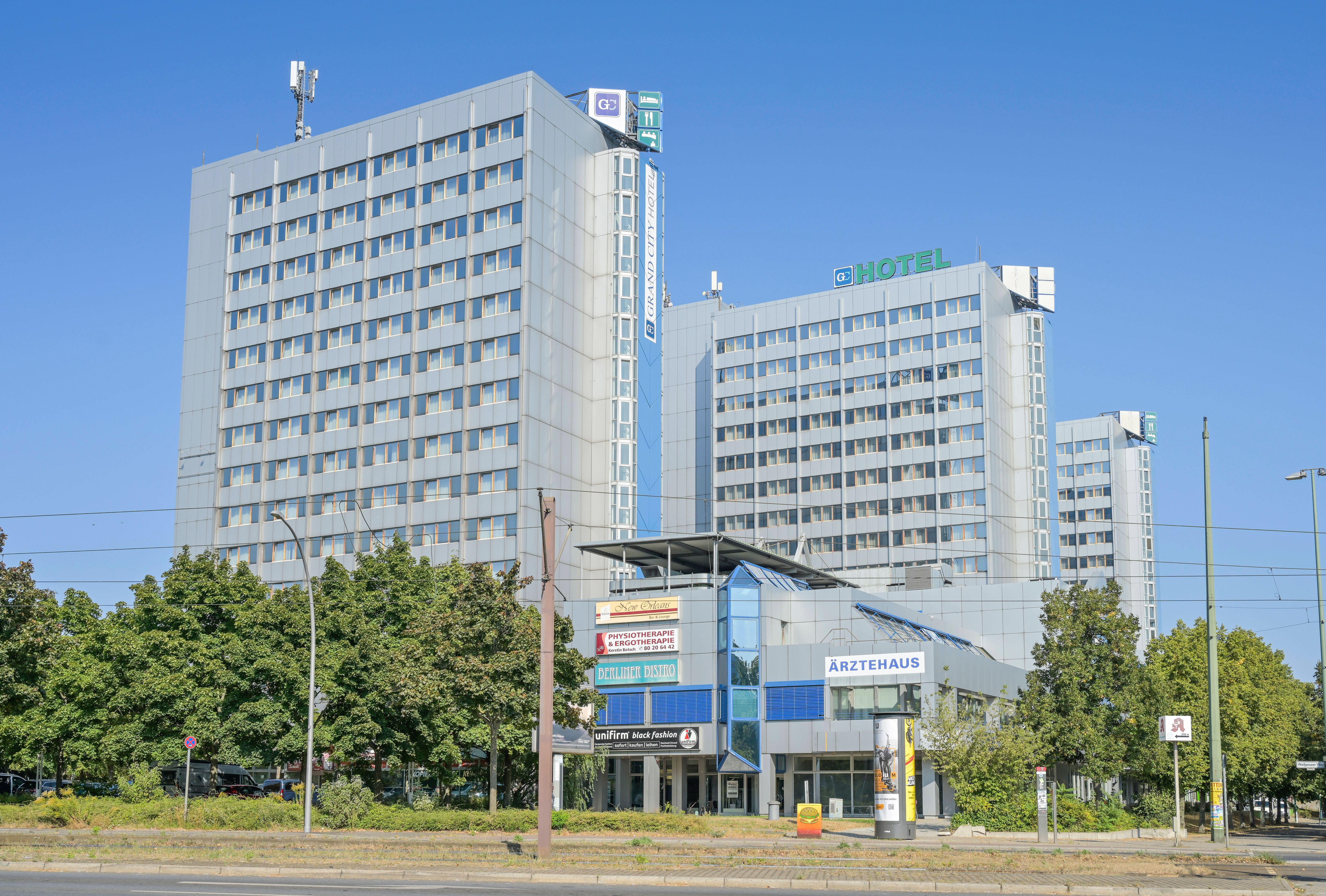 Basta! Berlin sagt Nein zum Kauf des umstrittenen Flüchtlingshotels