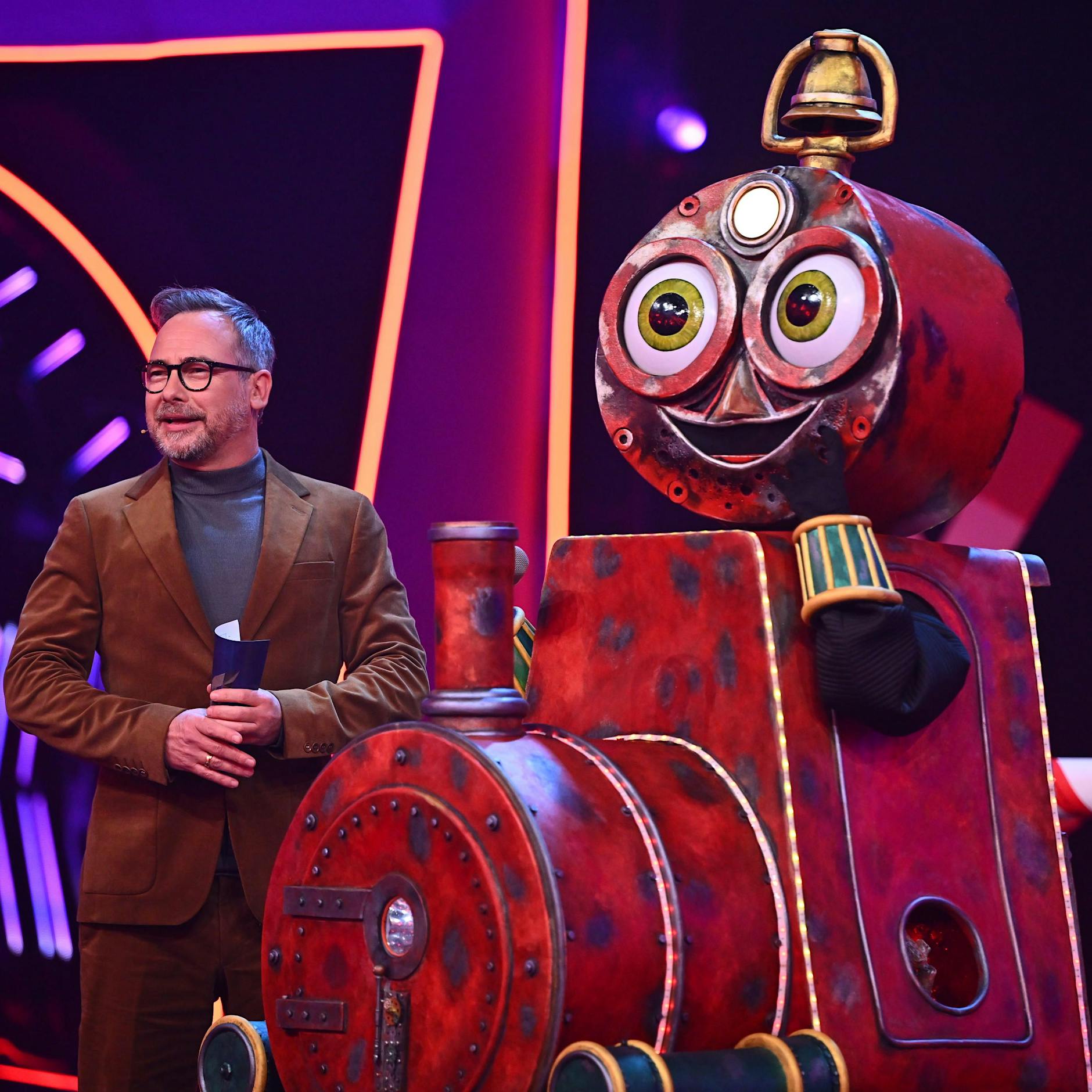 Star bei „Masked Singer“ enttarnt! Fans sicher: SIE ist die Lokomotive