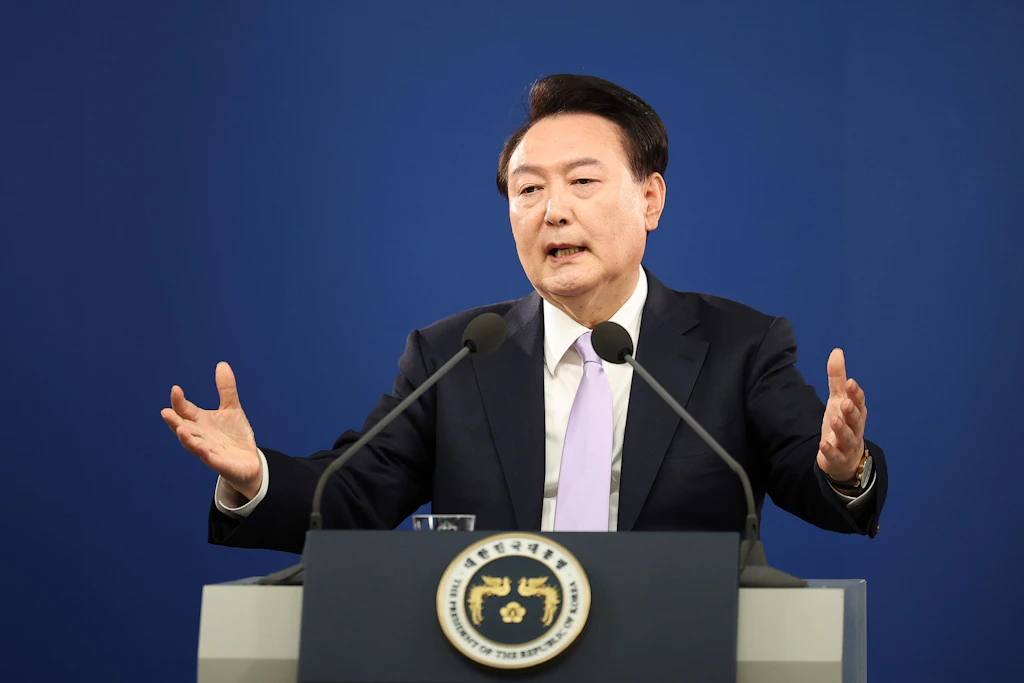 Südkoreas Präsident verhängt das Kriegsrecht