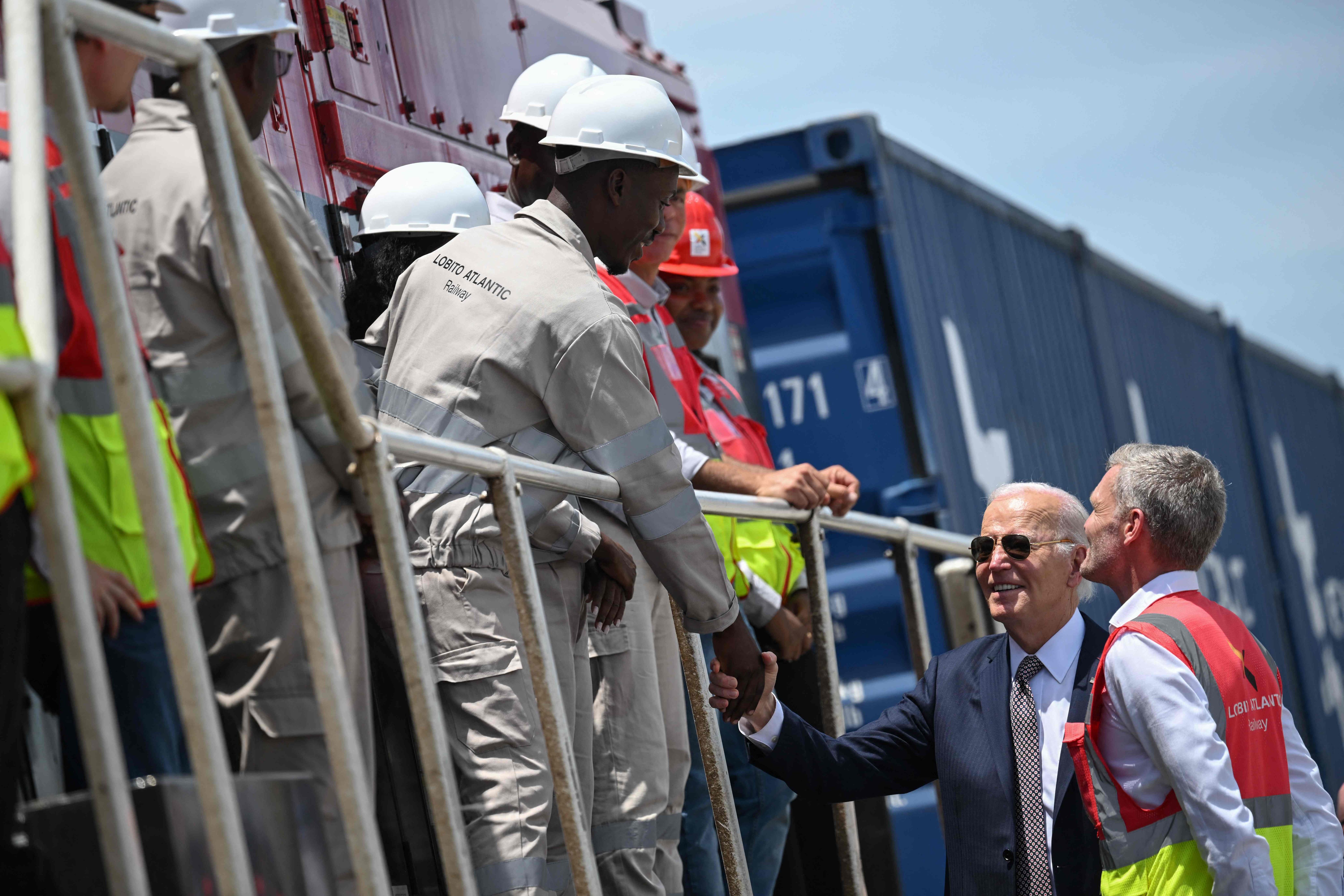 Biden in Angola: Können die USA in Afrika noch zu China und Russland aufholen?