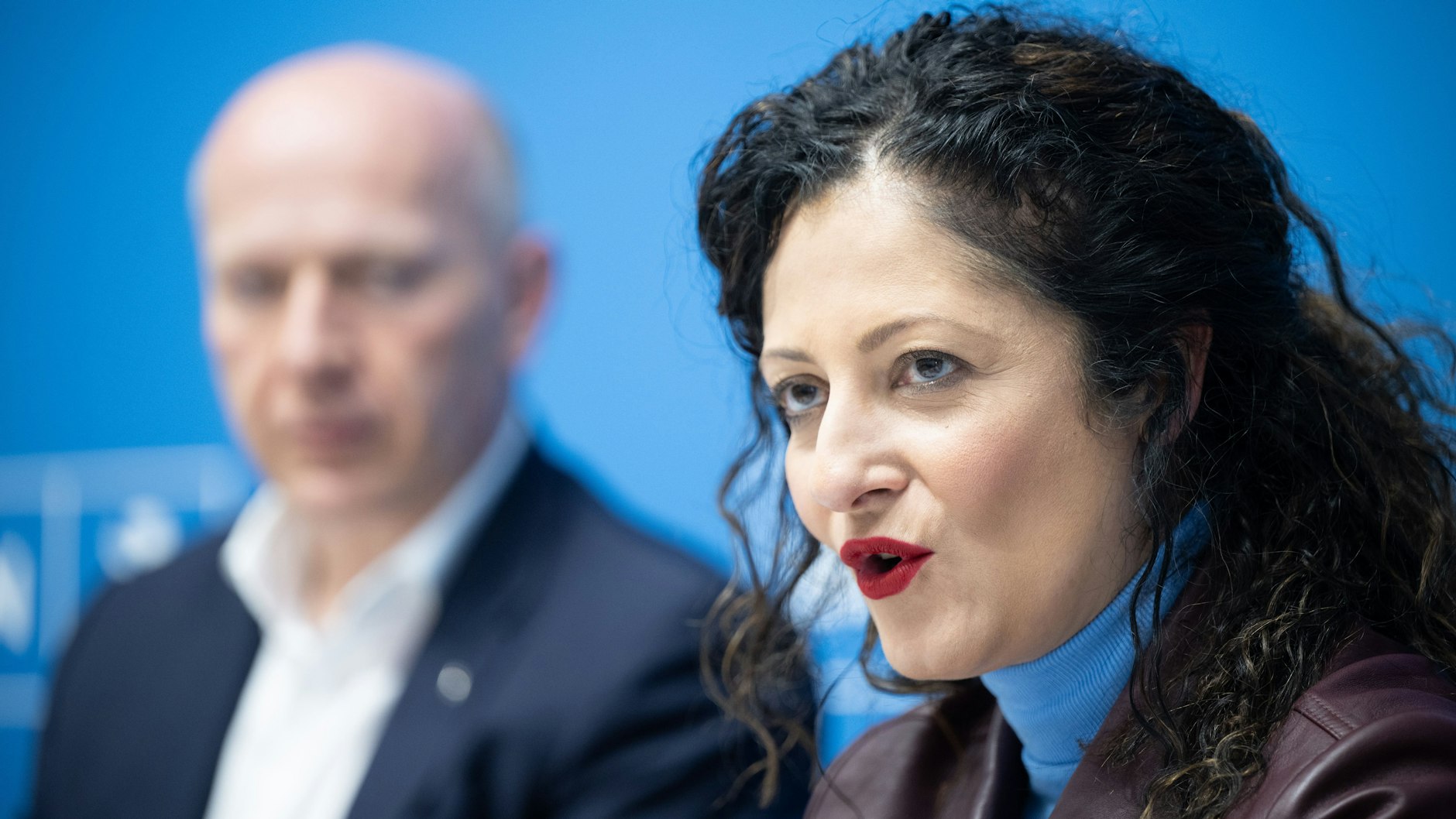 Sozialsenatorin Cansel Kiziltepe (SPD) will die Flüchtlingsunterkunft in Berlin-Westend, die Unterstützung des Regierenden Bürgermeister Kai Wegner (CDU) hat sie.