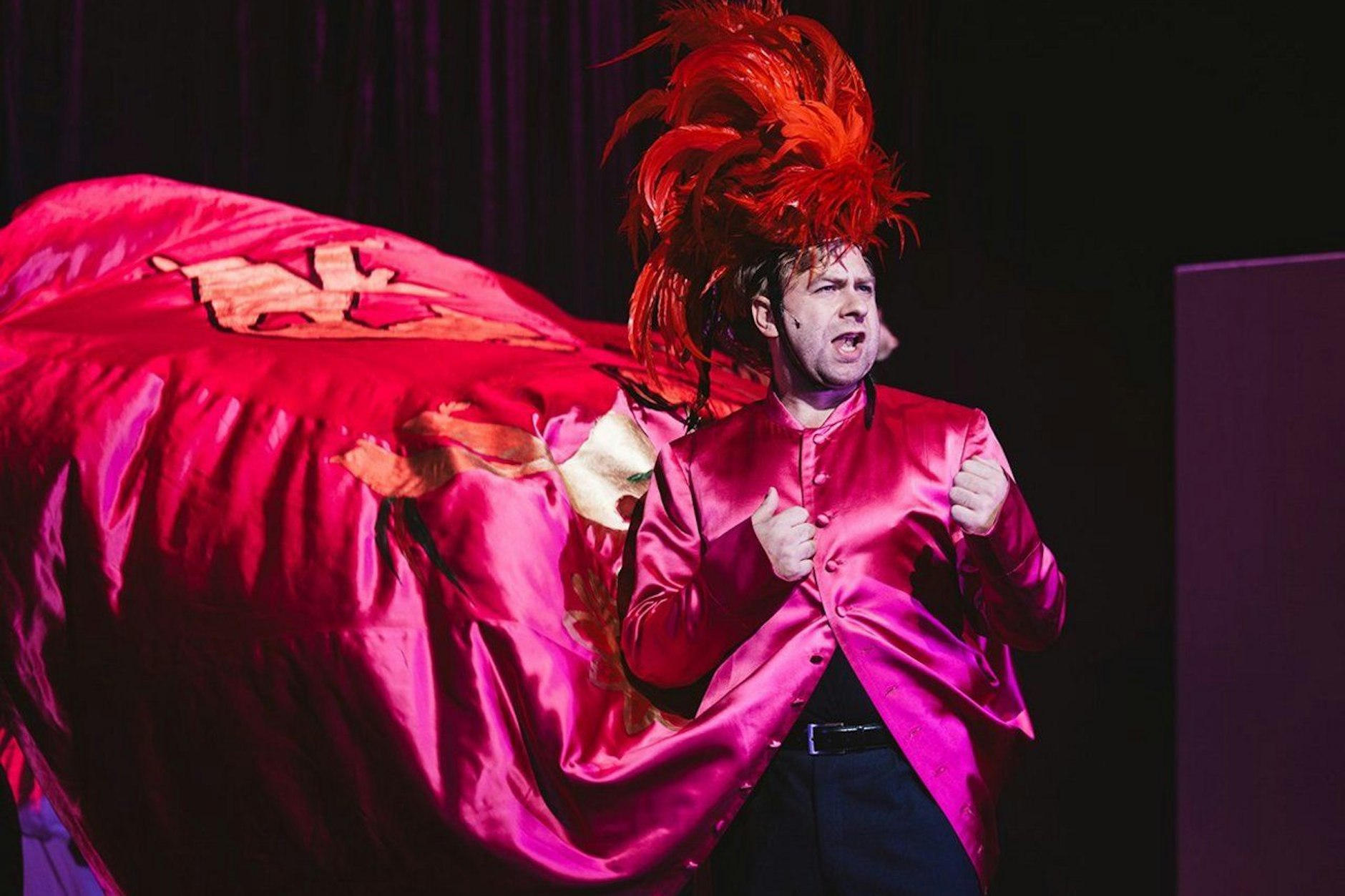 Florian Köhler spielt den Autor in „Die Insel der Perversen“ von Rosa von Praunheim. Er wird gleich zu Beginn erschossen, kehrt unter anderem als Hitler und Thomas Gottschalk zurück.