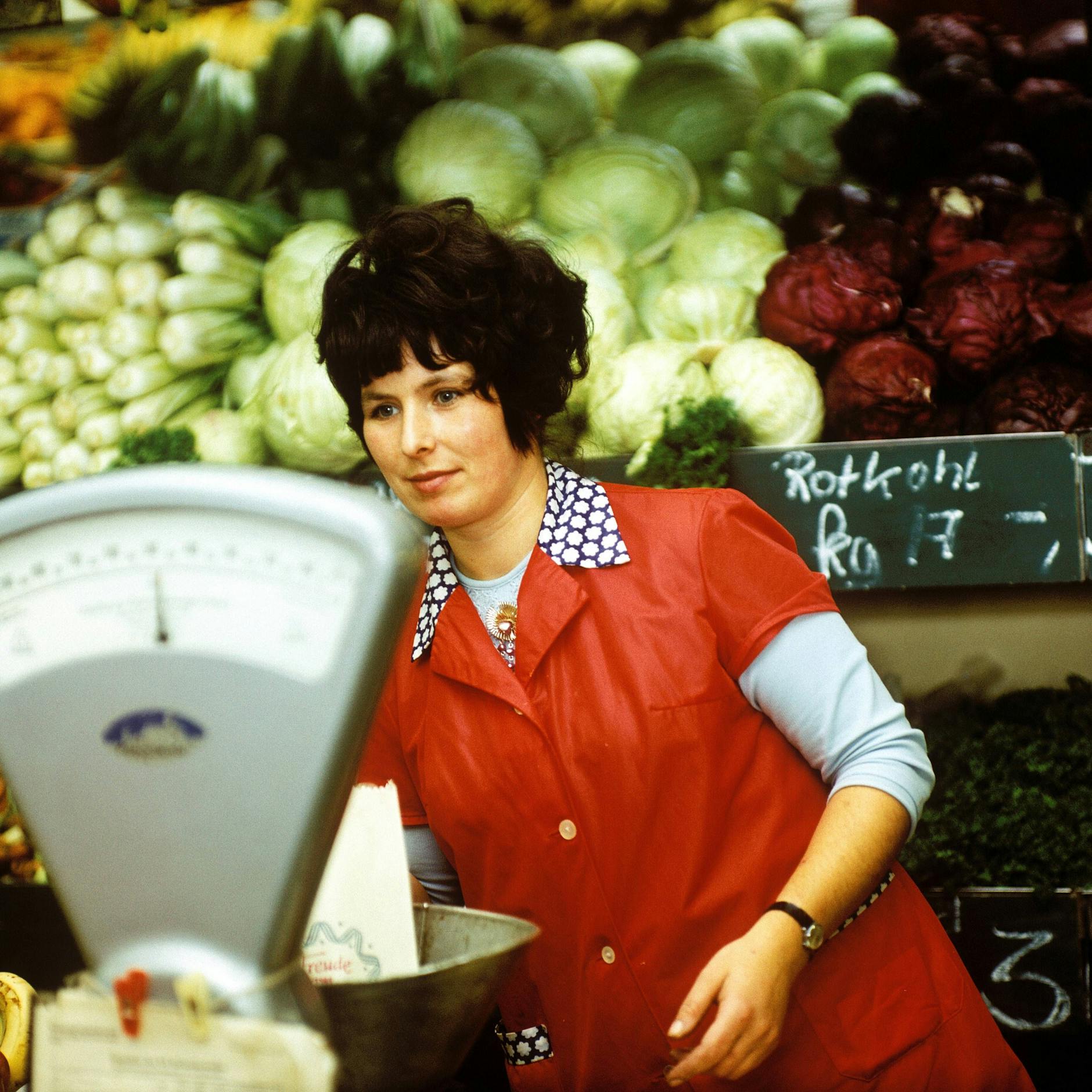 Auch wenn es in den Läden der DDR nicht immer alles gab - die Menschen nahmen es mit Humor. Die Mangelwirtschaft findet sich auch in zahlreichen Witzen wieder.