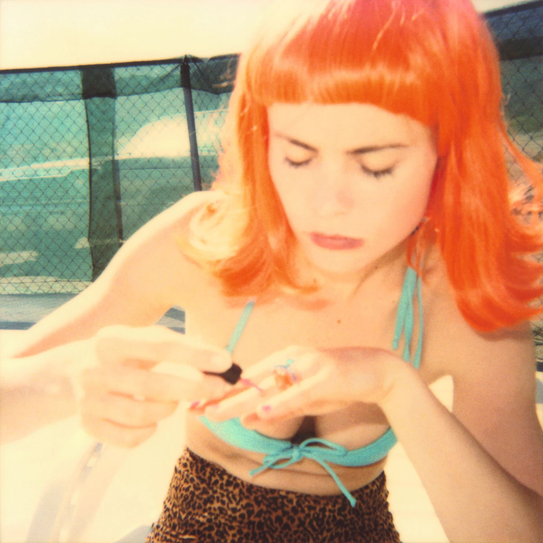 Ein früher Lumas-Hit: „Radha doing her nails“ von Stefanie Schneider, die hierfür mit alten Polaroidfilmen fotografierte.