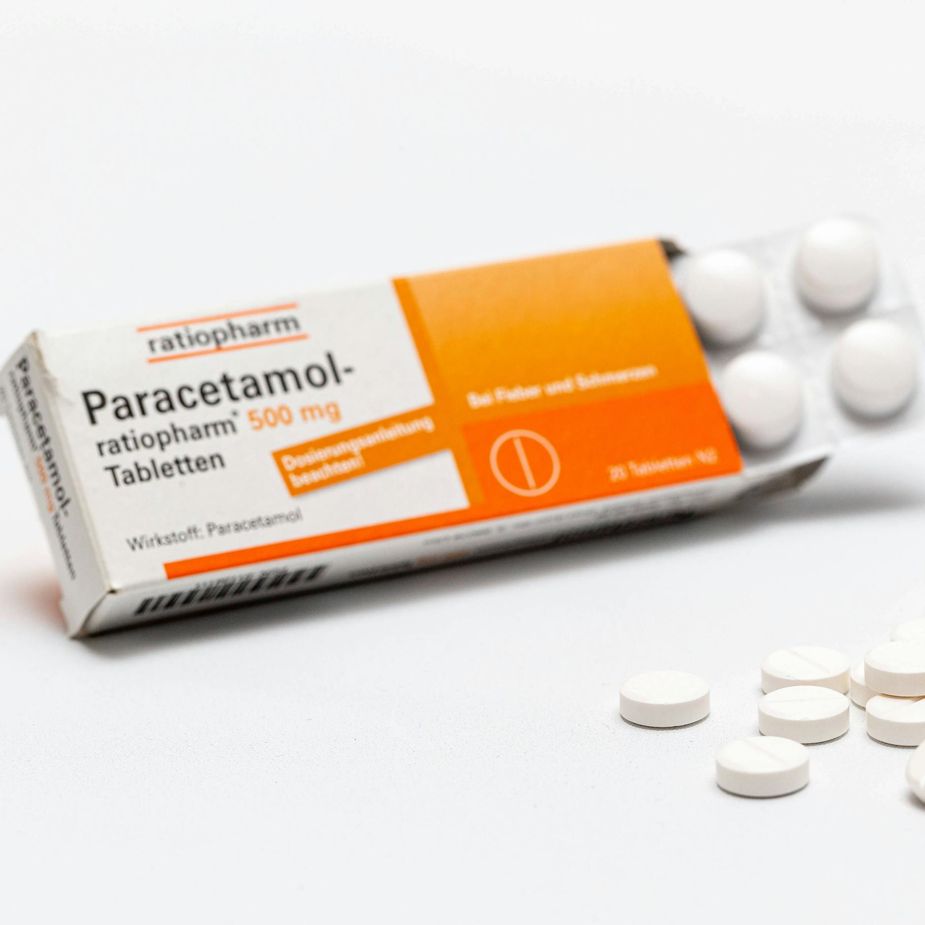 Paracetamol gibt es rezeptfrei in jeder Apotheke.
