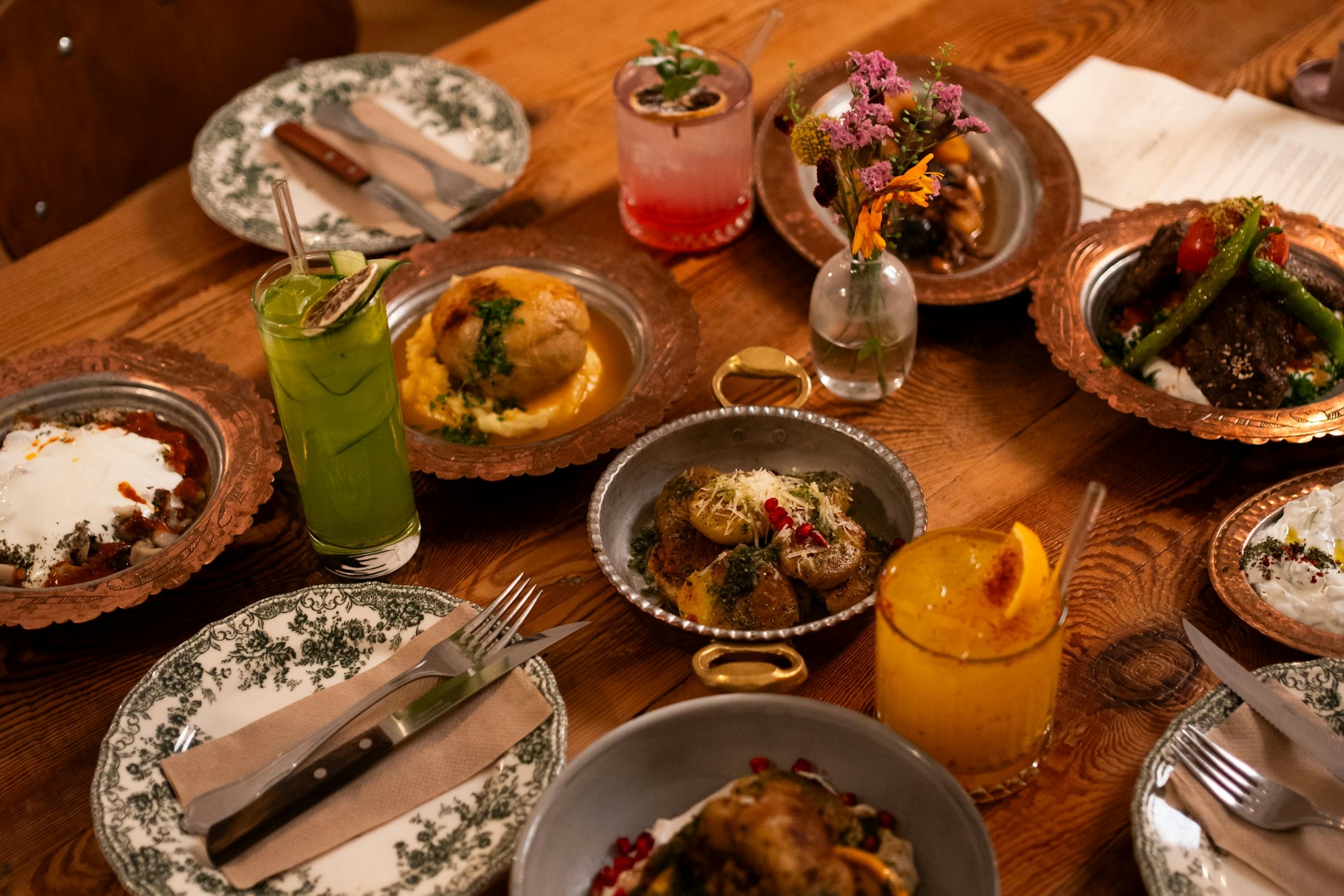 Perfekt zum Teilen: In Kreuzberg werden Tapas der anatolischen Küche serviert.