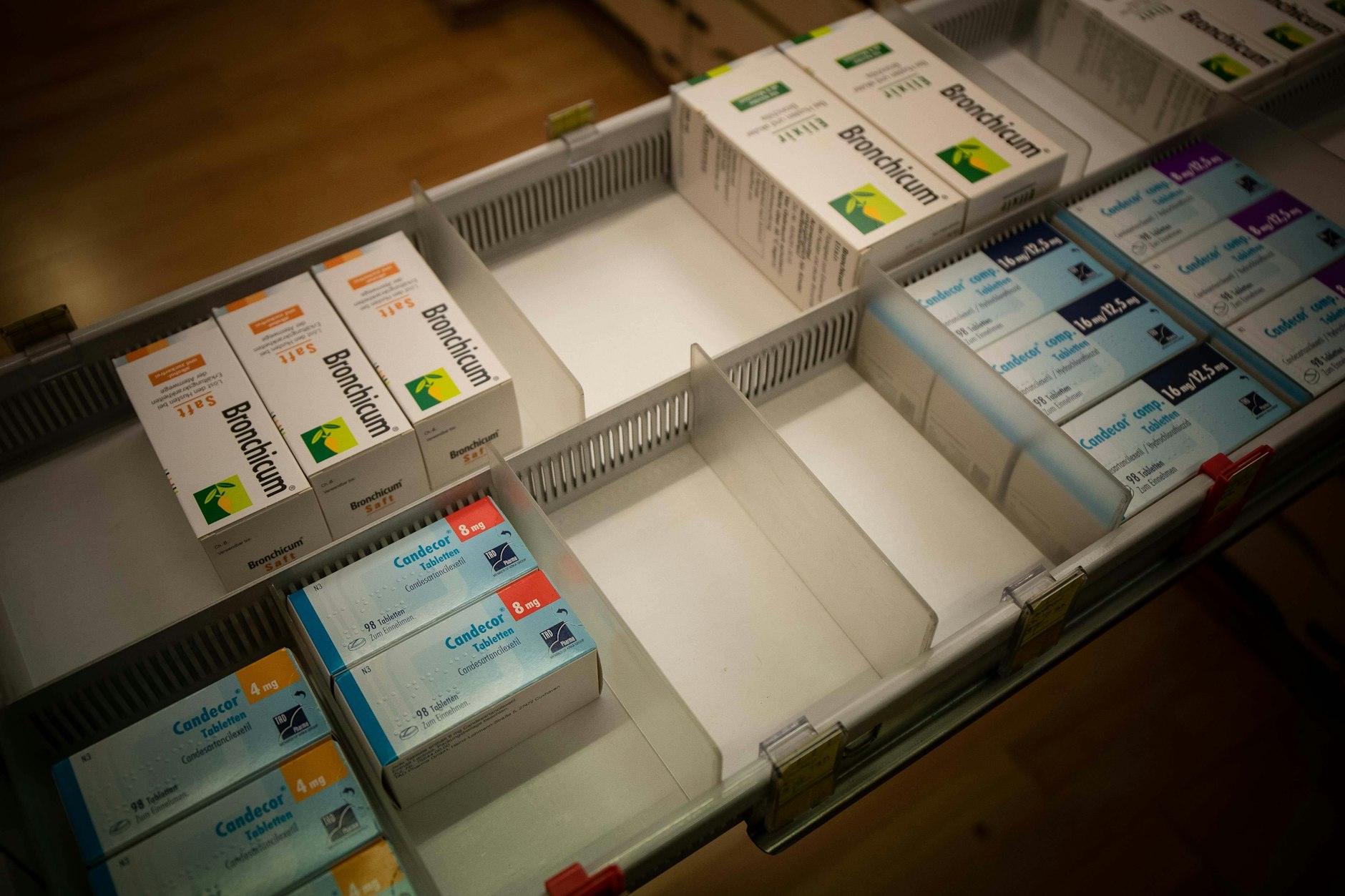 Die Fächer sind leer: Immer wieder kommt es in den Apotheken zu Mangel bei verschiedenen Medikamenten. Jeder zweite Deutsche kann davon berichten.