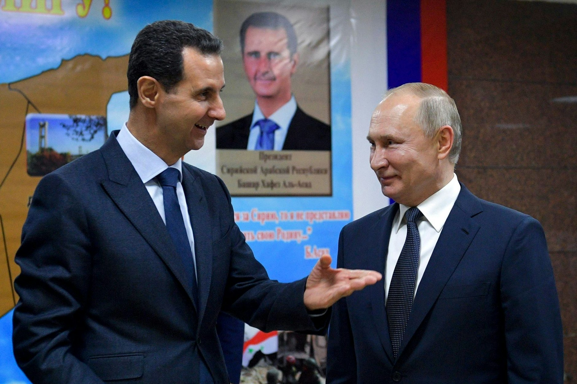 Hier war der Russen-Diktator noch beim Syrien-Diktator in Damaskus im Januar 2020 zu Gast. Nun musste Assad zu Putin ins Exil nach Moskau fliehen.