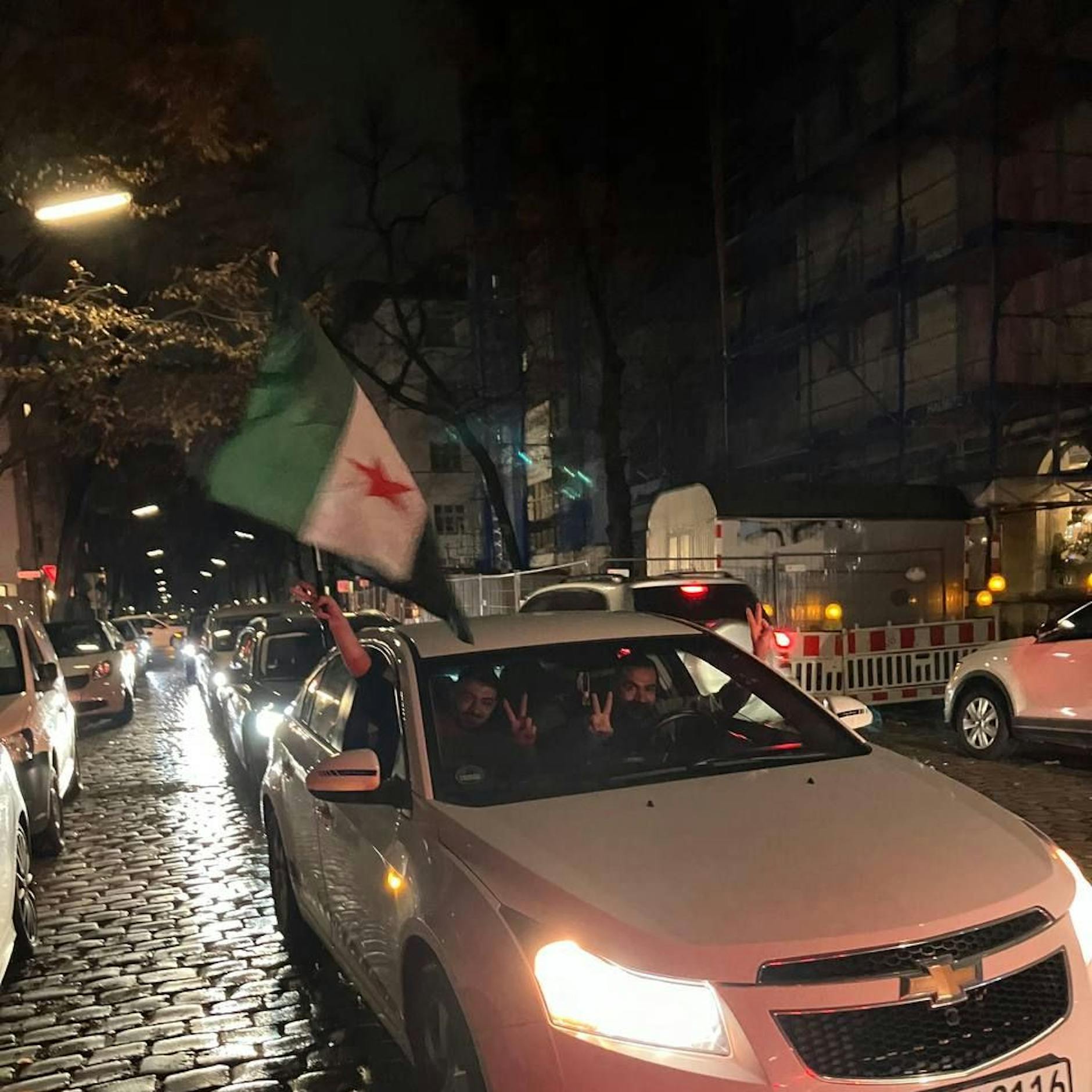 Image - Berlin-Neukölln: Syrer feiern ein Freudenfest auf der Sonnenallee – „Die Revolution hat gesiegt“