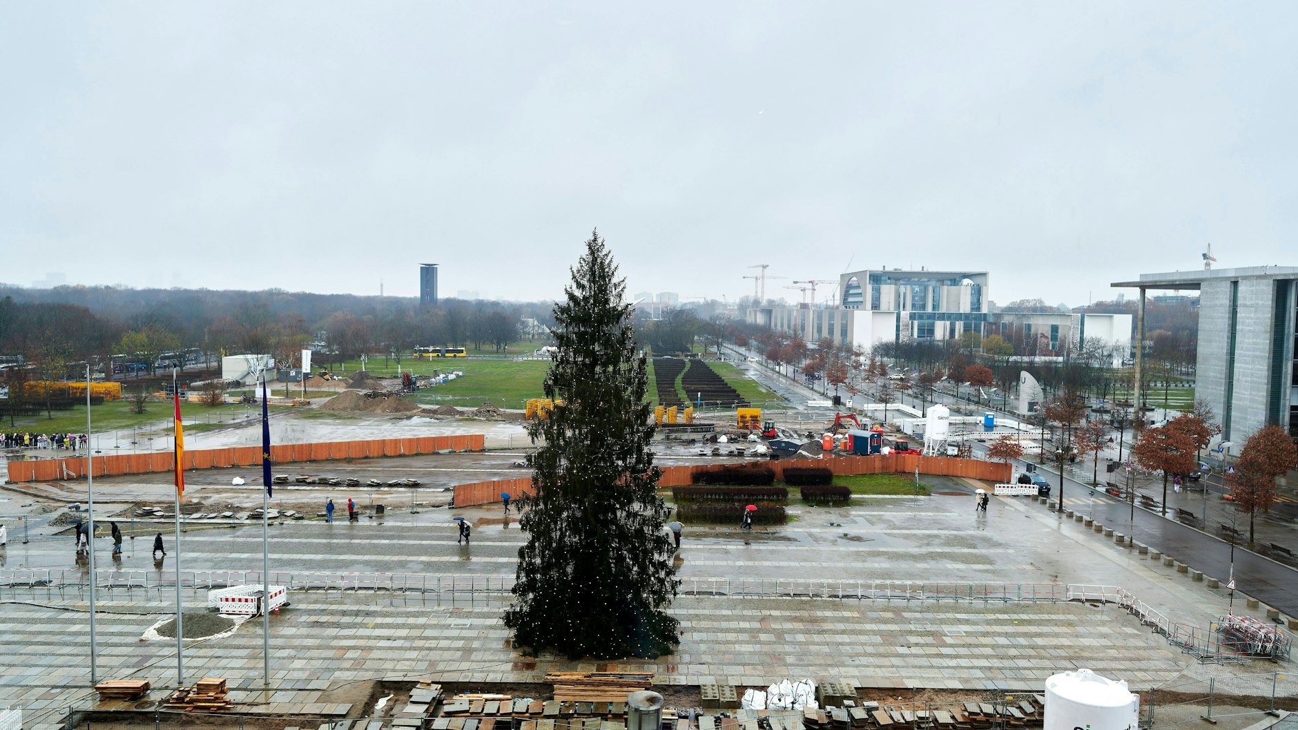 Mieses Wetter im Berliner Regierungsviertel.