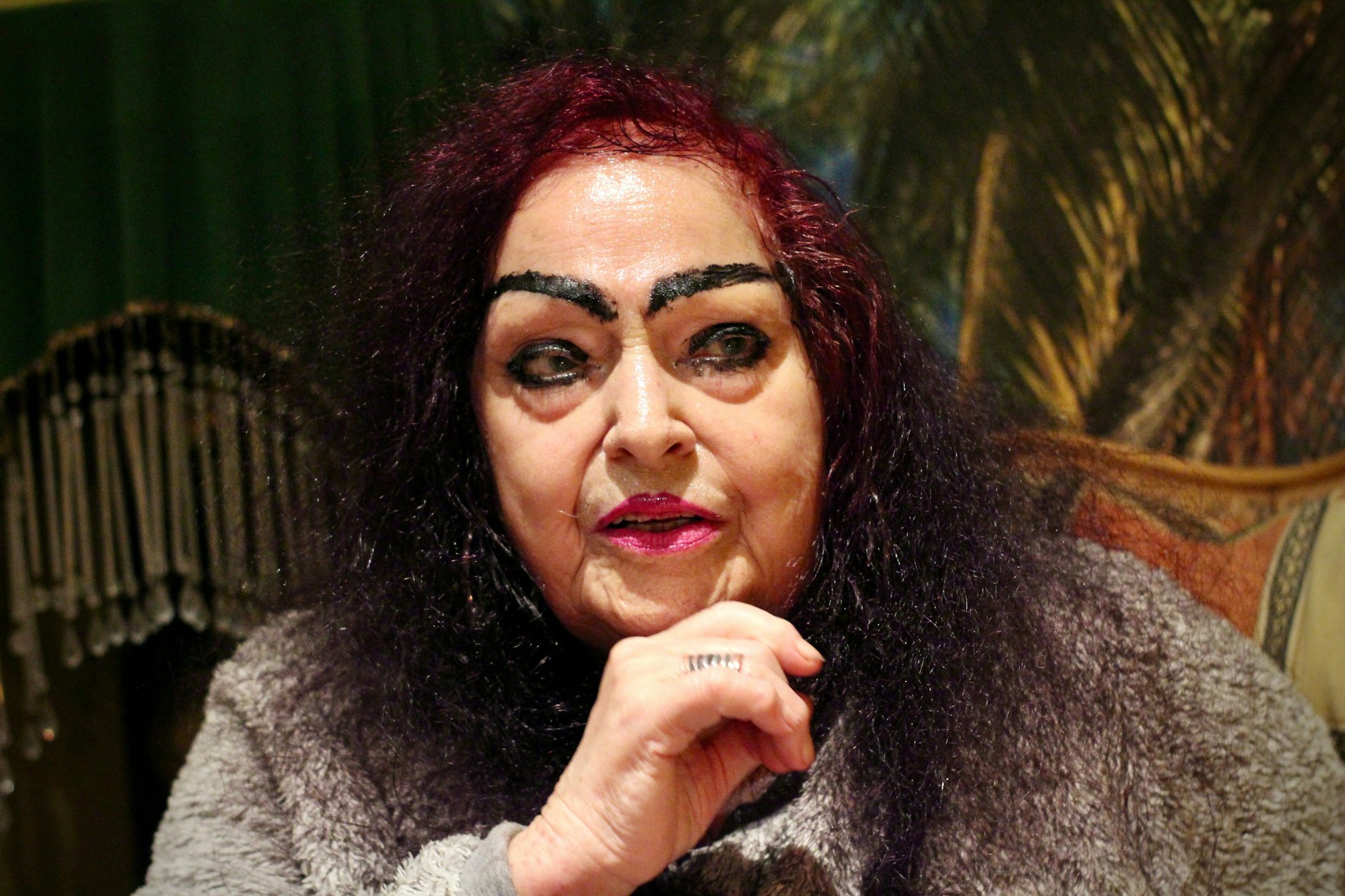 Man nennt sie die „Hexe vom Prenzlauer Berg“ – schon zu DDR-Zeiten war Mona Wahrsagerin.