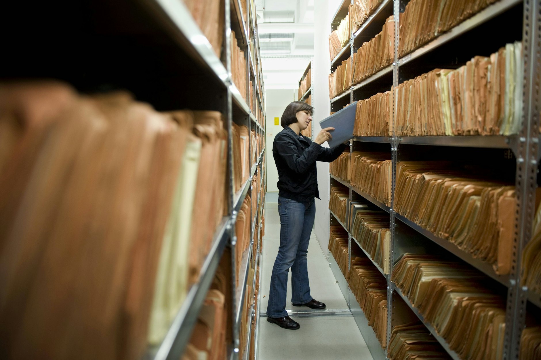 Mitarbeiterin im Haus der Bundesbeauftragten für die Unterlagen der Staatssicherheit der DDR