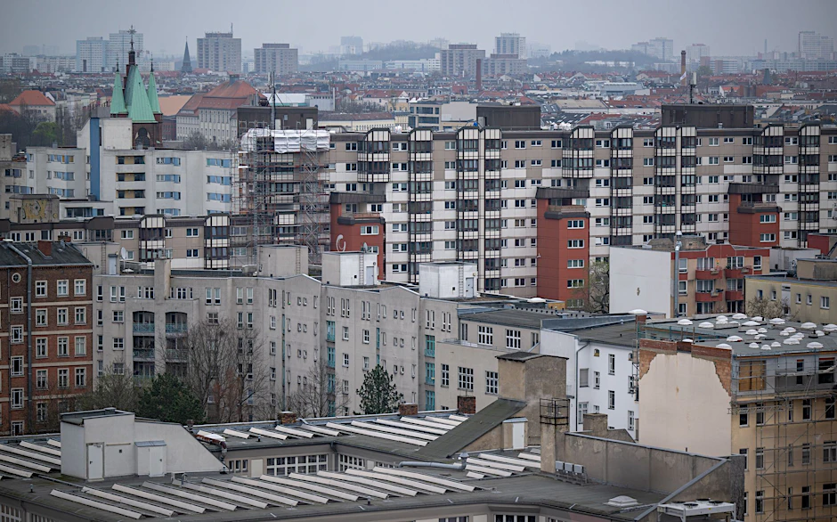 Die Berliner Gewerkschaften und Verbände fordern stärkere Maßnahmen für sozialen Wohnraum.