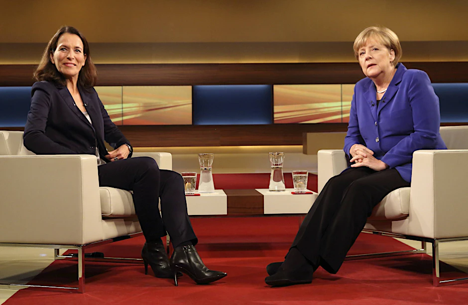 Im Oktober 2015 sprach die damalige Bundeskanzlerin Angela Merkel in der ARD-Talkshow „Anne Will“ über den Krieg in Syrien. Wie steht sie heute dazu?