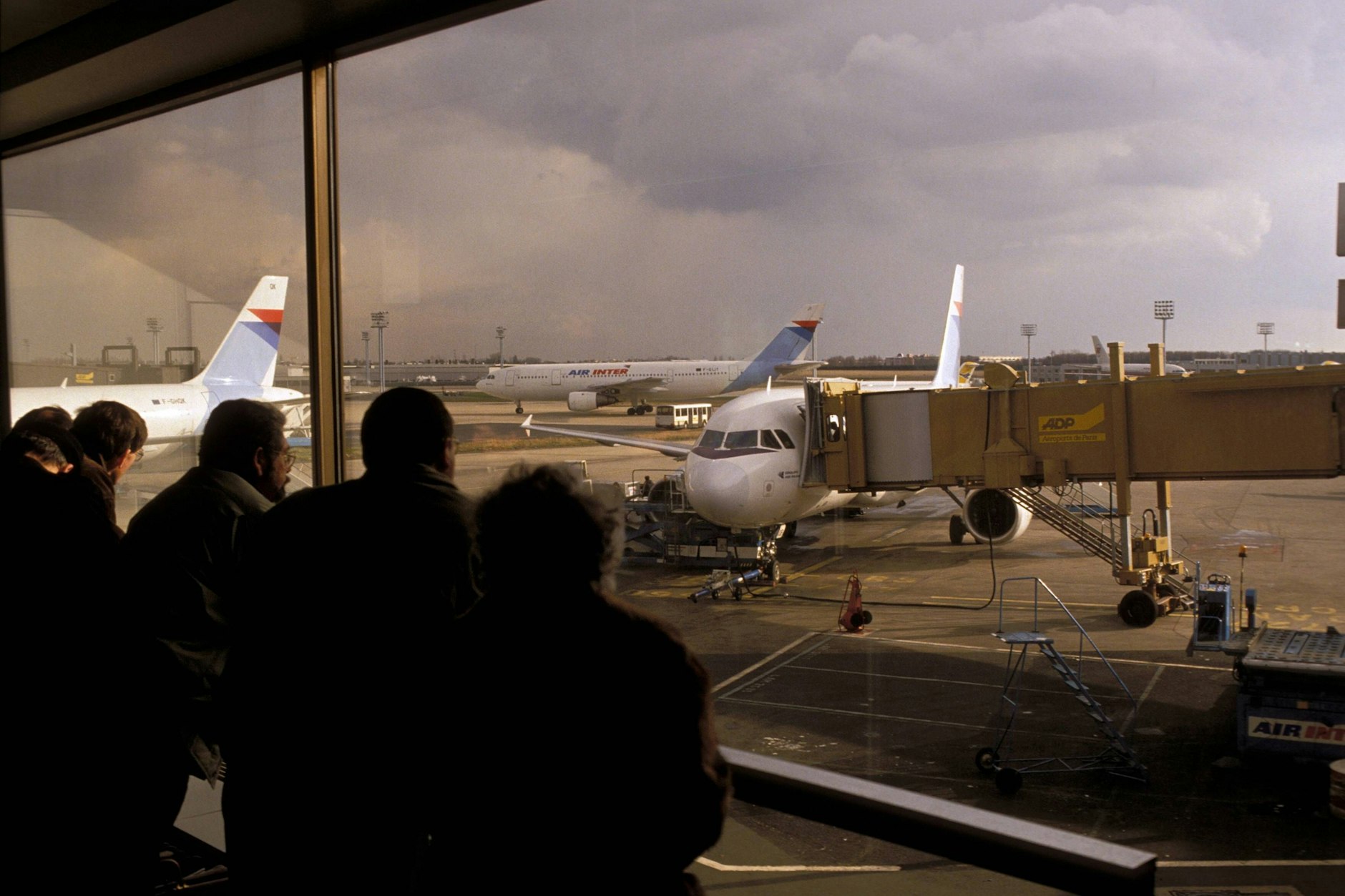 Ankunftsterminal des Flughafen Charles de Gaulle in Paris im Jahr 1990