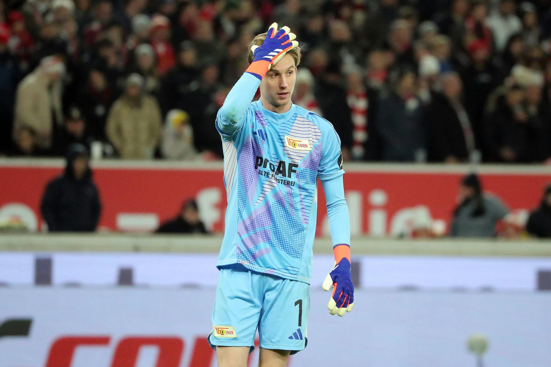 Torhüter Frederik Rönnow (32), sonst so sicherer Rückhalt des 1. FC Union, patzte beim 2:3 in Stuttgart schwer.