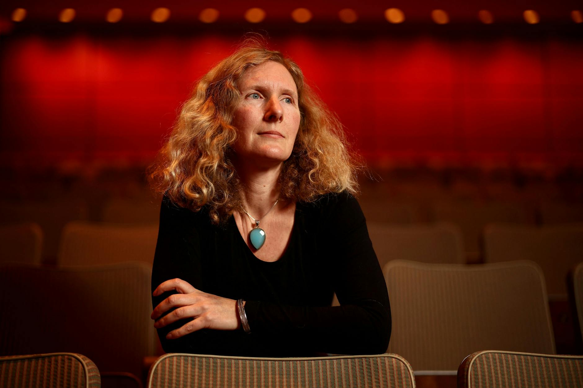 Samantha Harvey während der Verleihungszeremonie der Booker-Preise 2024.