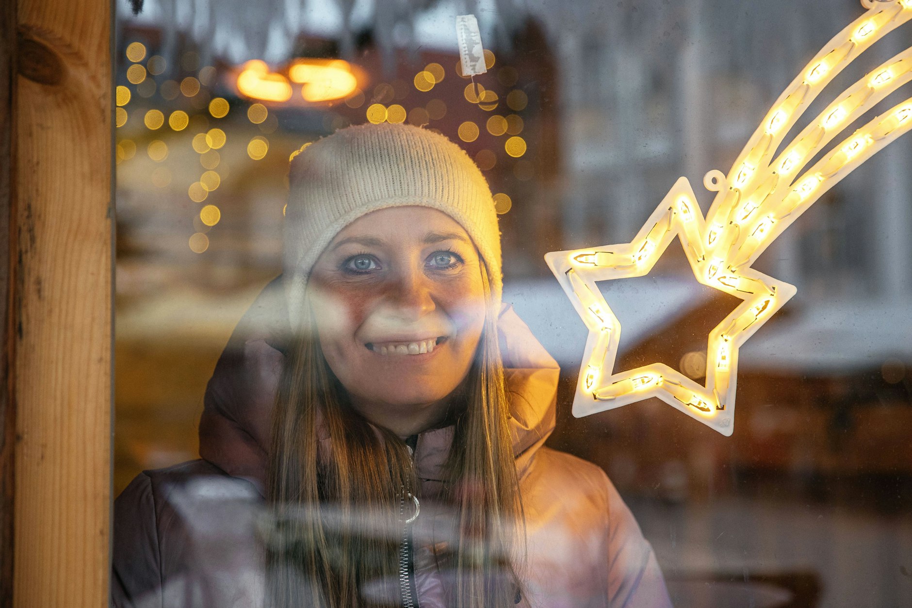 Wassermann, wie wird ihre vierte Dezember-Woche? Ihr Weihnachten? Ein Blick ins Horoskop verrät's.