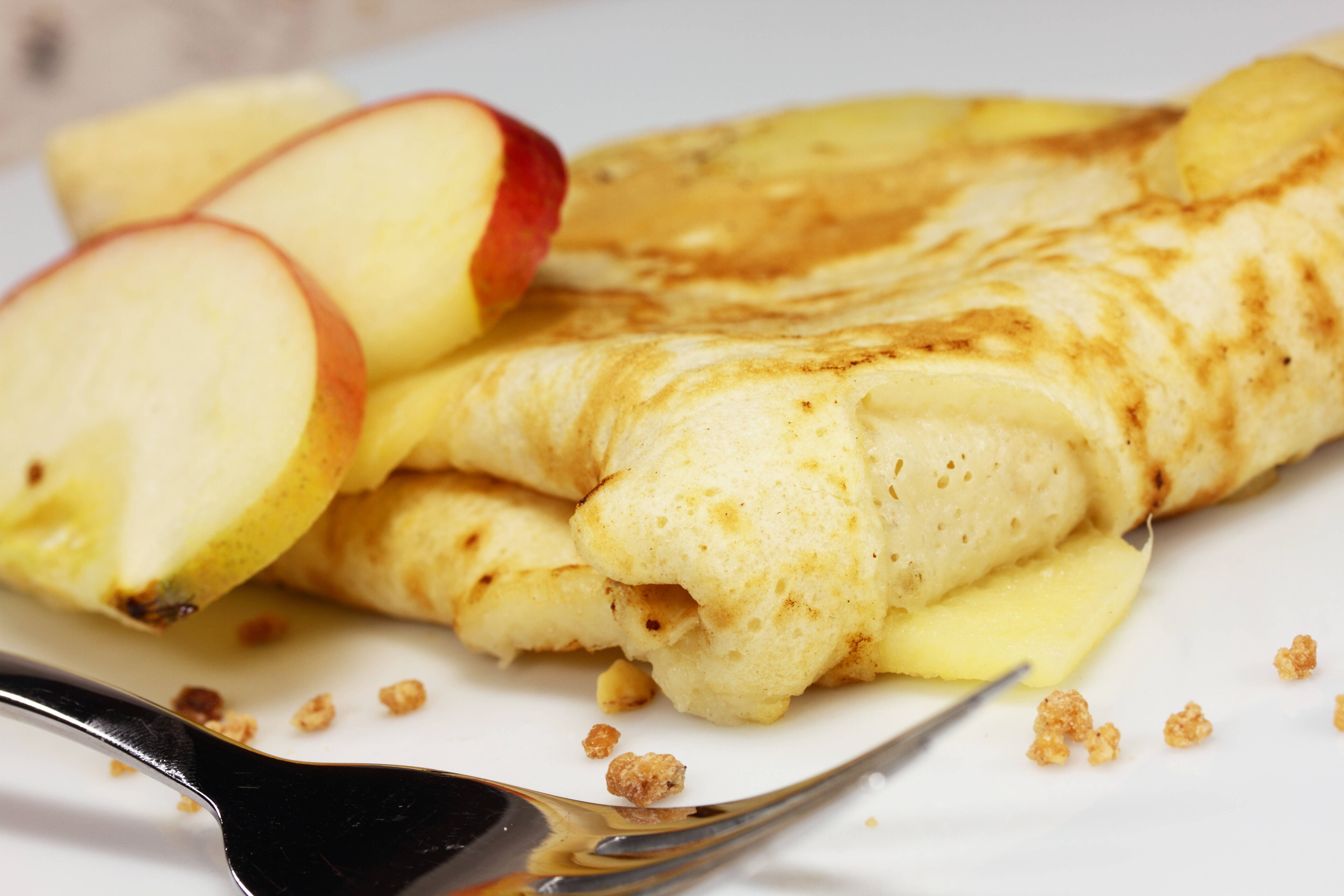 Eierkuchen mit Äpfeln und Zimt: Das geniale Rezept von DDR-Koch Kurt Drummer