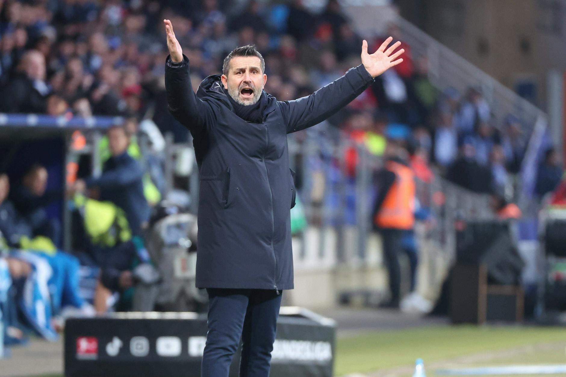 Nenad Bjelica (53) verlor als Trainer des 1. FC Union beide Spiele gegen den VfL Bochum und wurde nach der zweiten Pleite entlassen.