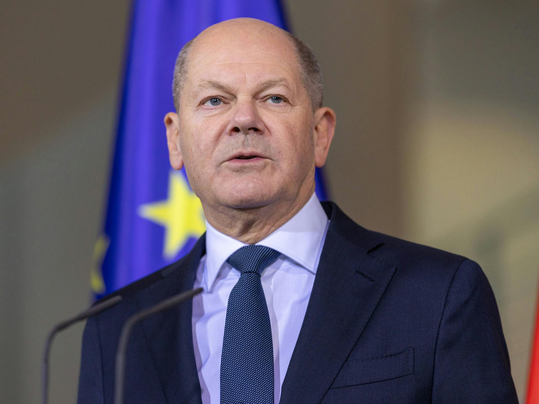 Bundeskanzler Olaf Scholz will die Mehrwertsteuer auf Lebensmittel absenken - von sieben Prozent auf fünf Prozent.