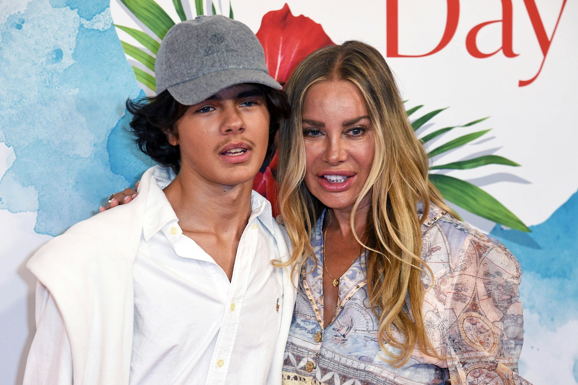 Xenia Seeberg und Sohn Philias im Sommer 2024 bei einem Event in Berlin.