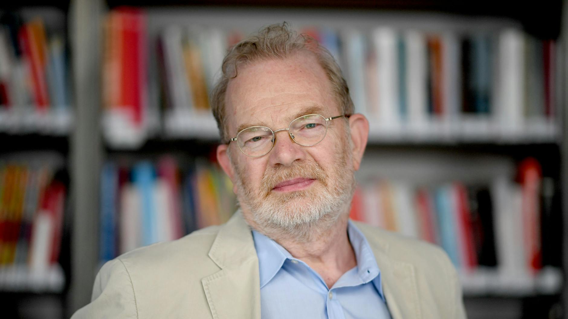 Stefan Wolle ist Historiker mit Schwerpunkt DDR-Forschung.