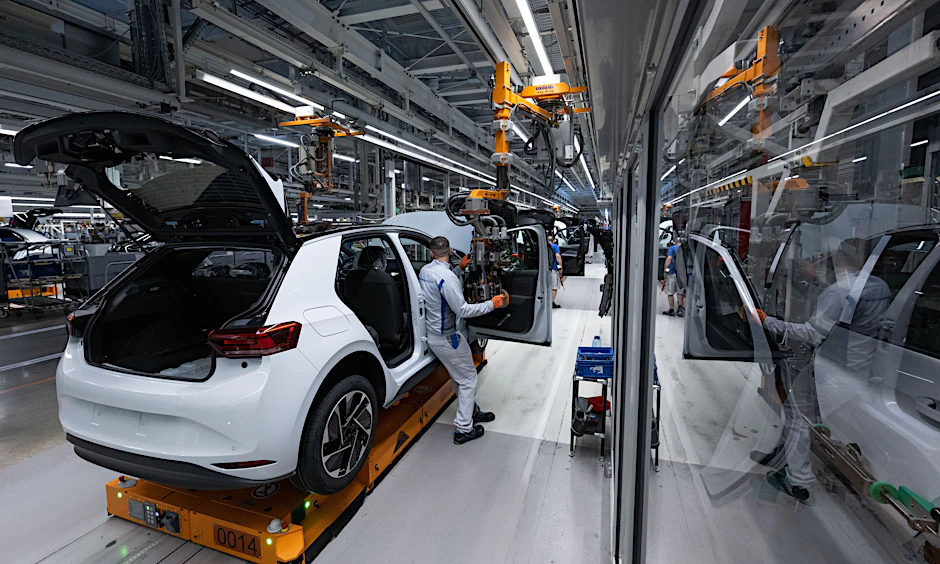 Continental spaltet, Volkswagen kämpft – Autoexperte: „Die haben keinen Plan“