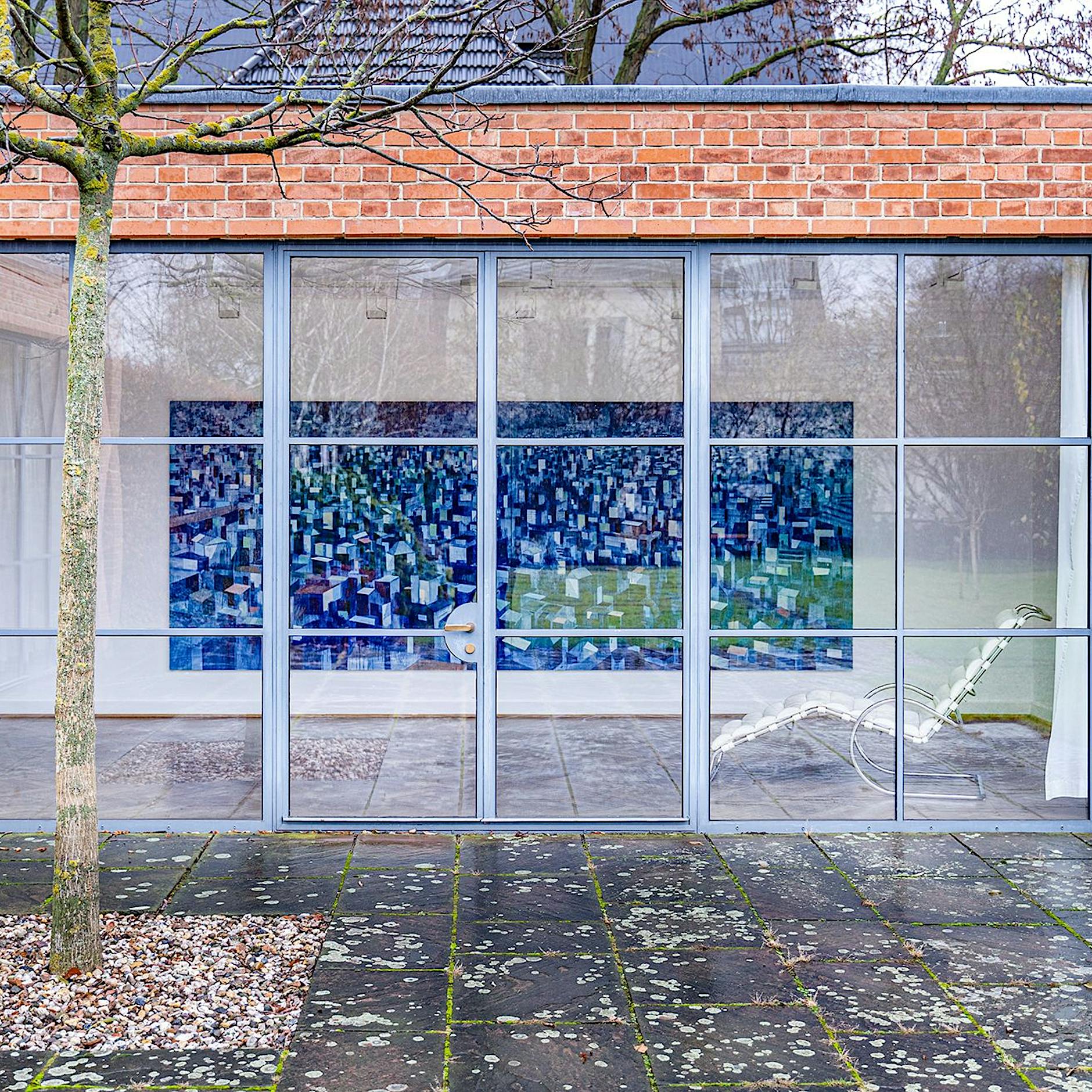 Im Mies-van-der- Rohe-Haus am Obersee: Der Maler David Schnell mit „Clear Velvet“