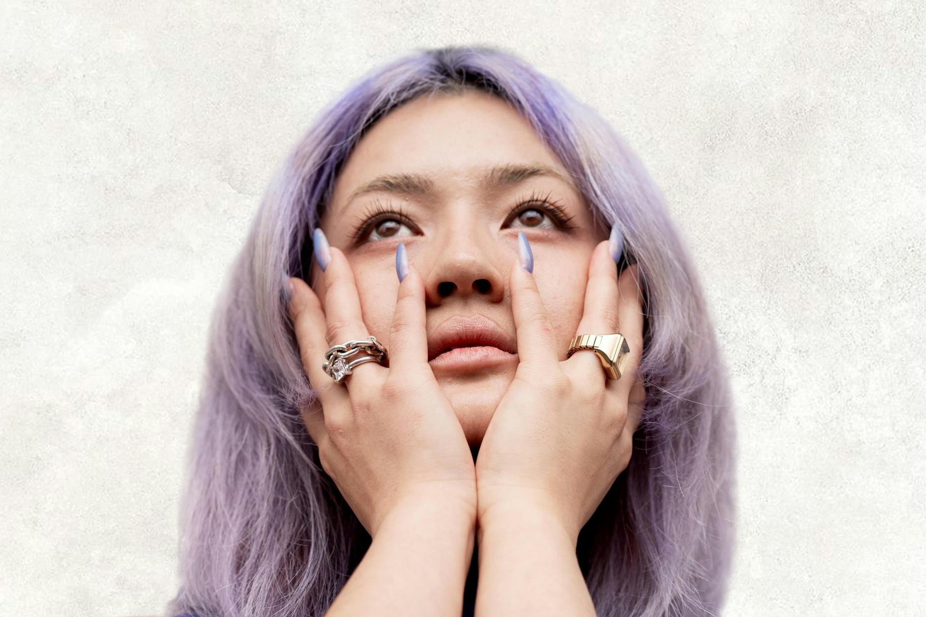 Die multidisziplinäre Berliner Künstlerin Mulay beim Fototermin mit der Berliner Zeitung