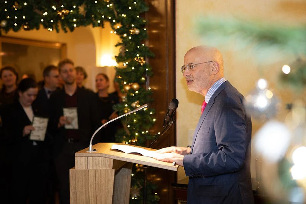 Alan Meltzer, der geschäftsführende US-Botschafter, am Mittwochabend in der Residenz in Dahlem.