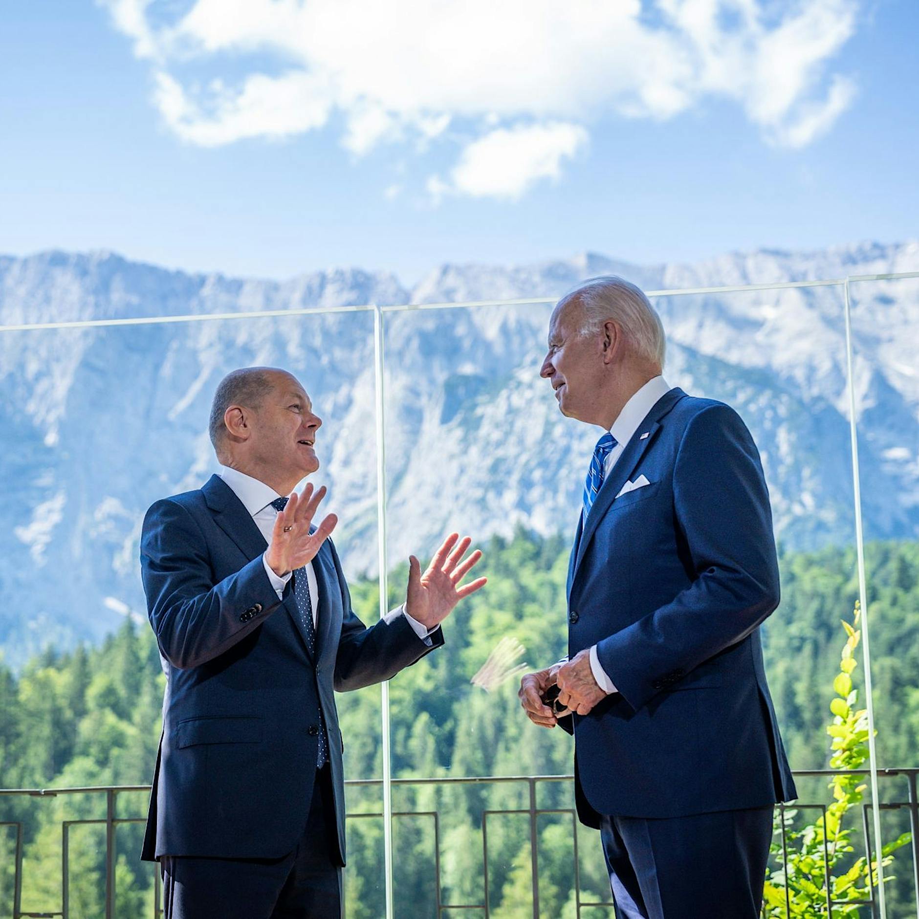 US-Diplomat Chas Freeman: „Wir verkaufen Deutschland Gas, das vier- bis fünfmal teurer ist als russisches“