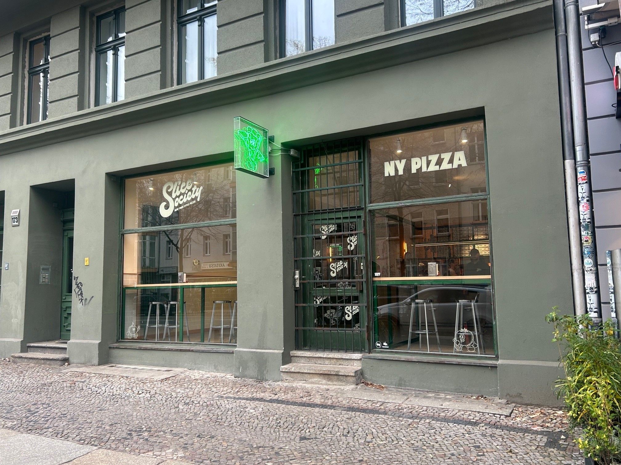 Manhattan in der Berliner Torstraße: Wir haben die New York Style Pizza von Slice Society probiert