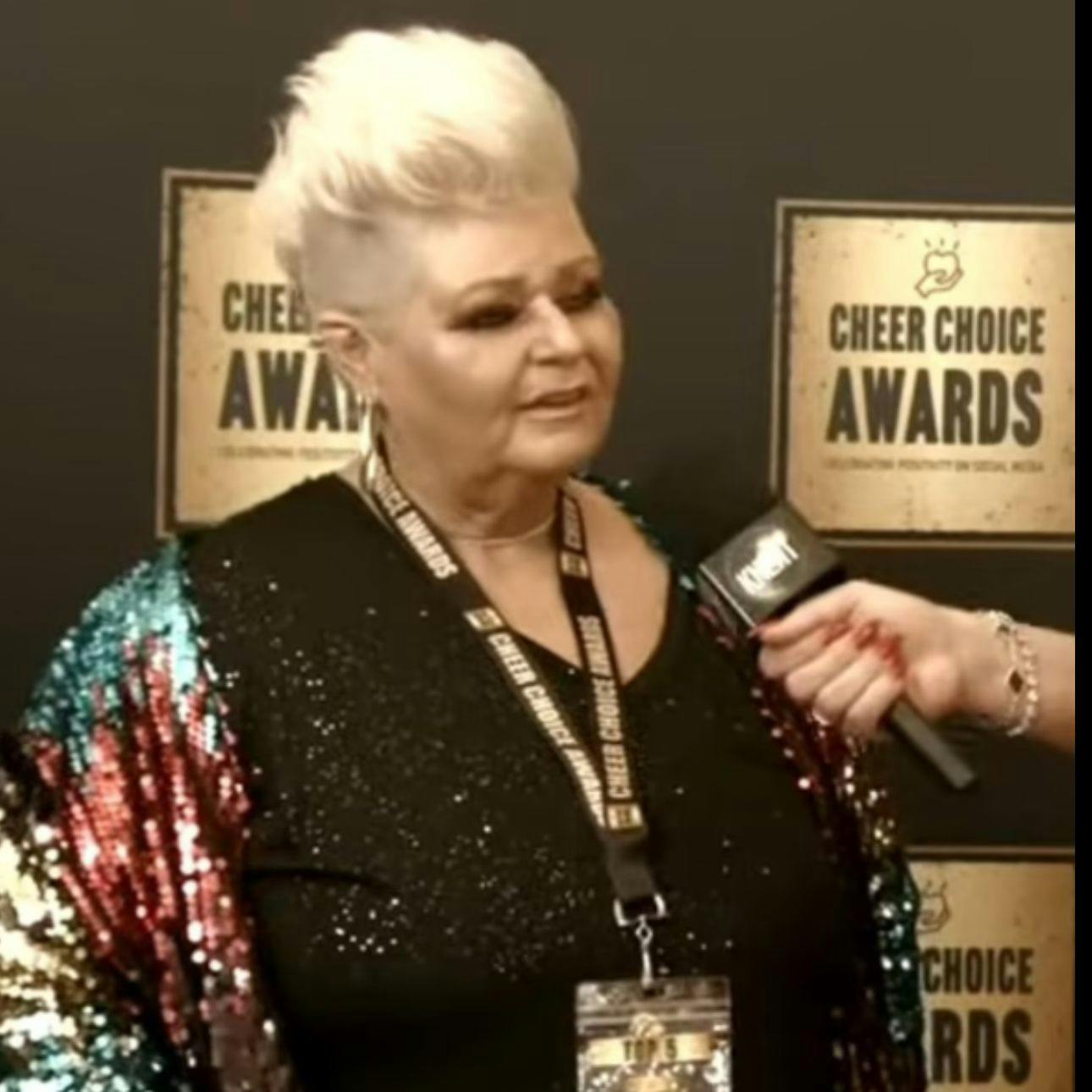 Amy Downs bekam sogar einen Preis für ihre angebliche Wohltätigkeit.
