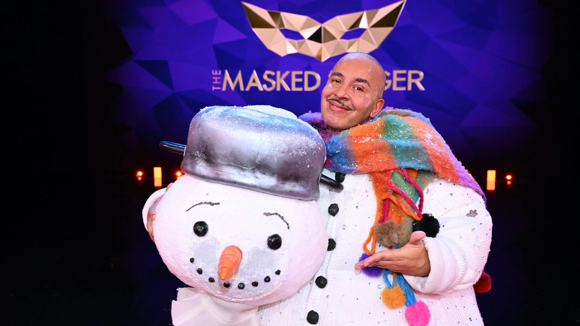 In der vergangenen Folge von Masked Singer wurde der Schneemann enthüllt - im Kostüm steckte Sänger Lou Bega.