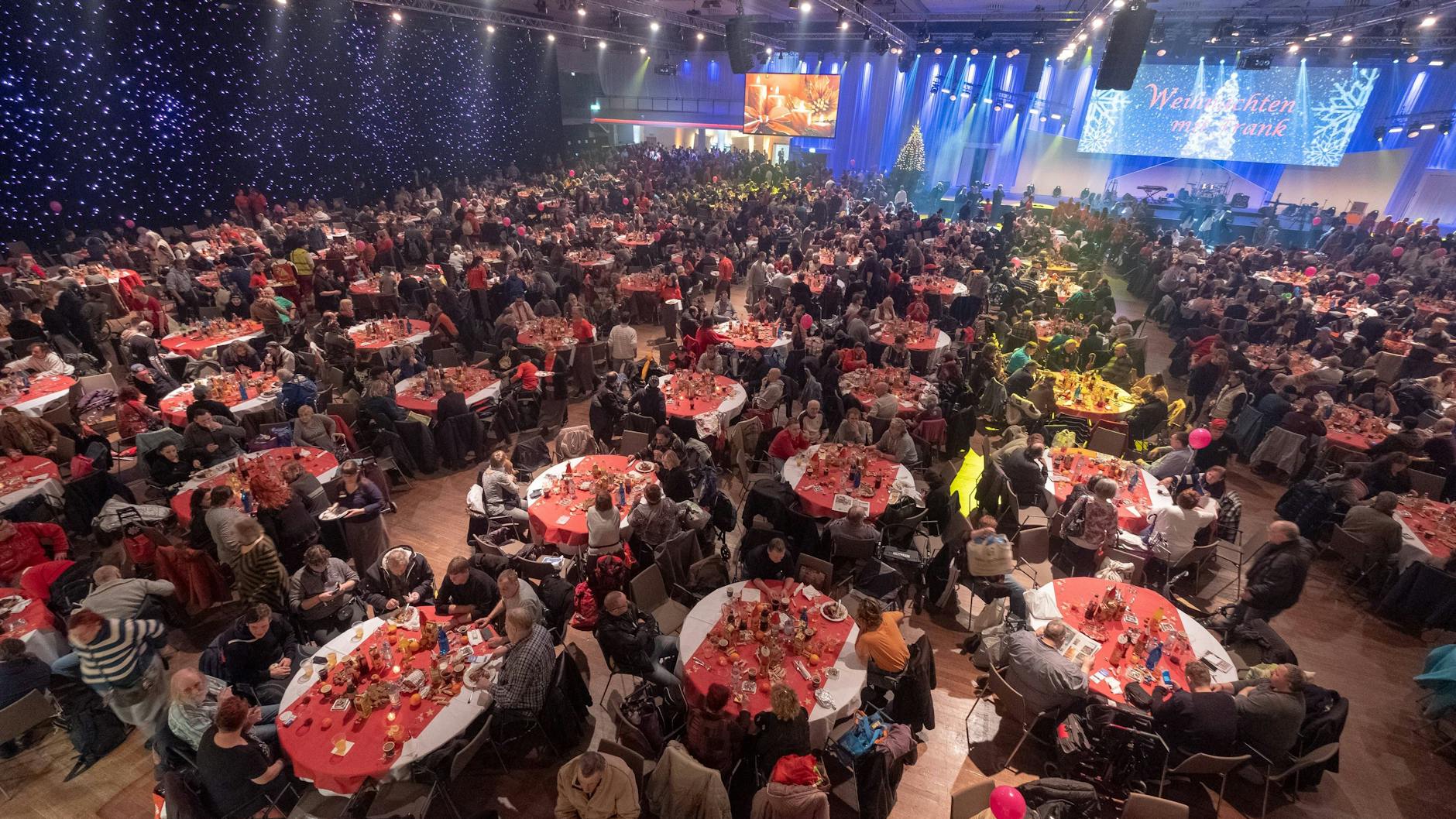 Auch dieses Jahr sind 2500 Menschen zum großen Gänseessen von Frank Zander im Hotel Estrel eingeladen.